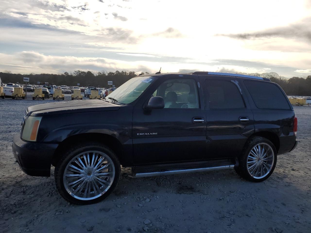 CADILLAC ESCALADE 2005 1gyec63t25r100524