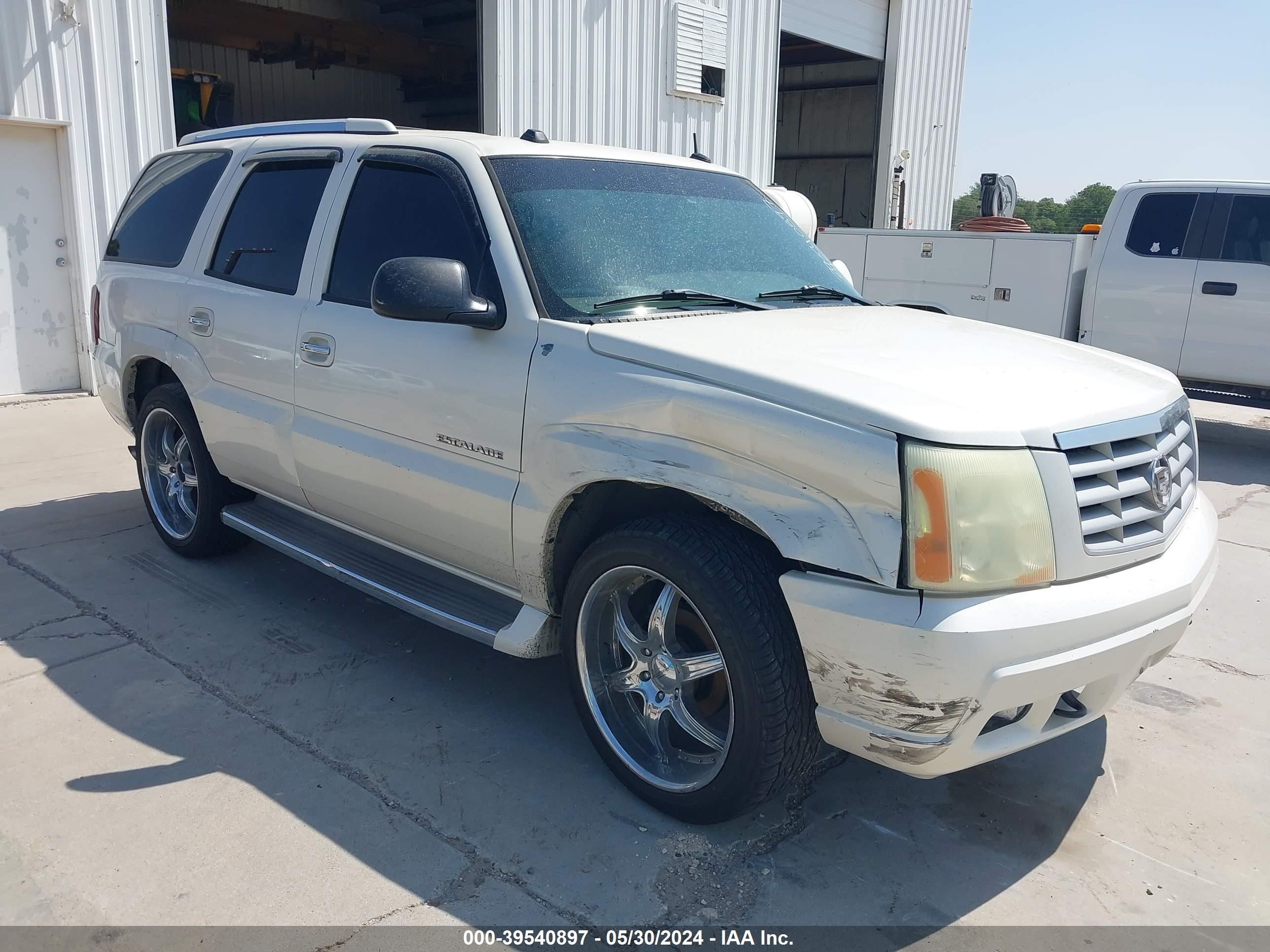 CADILLAC ESCALADE 2005 1gyec63t55r133078