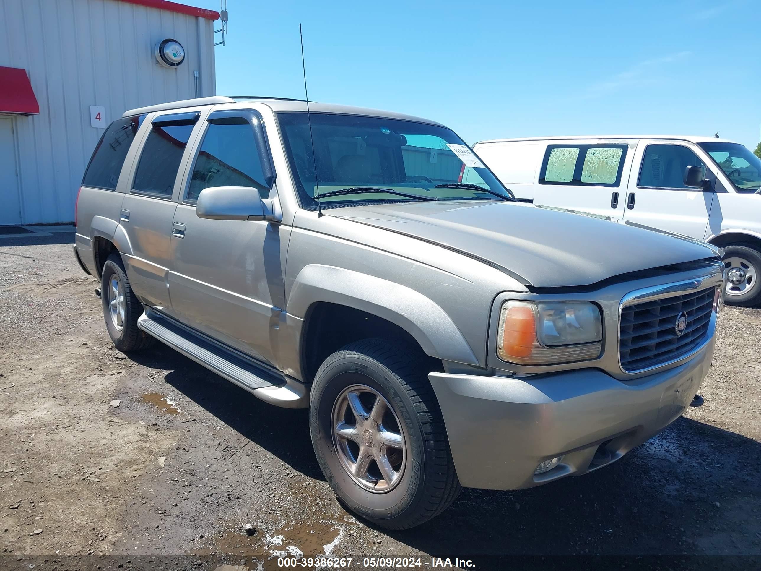 CADILLAC ESCALADE 1999 1gyek13r1xr412735