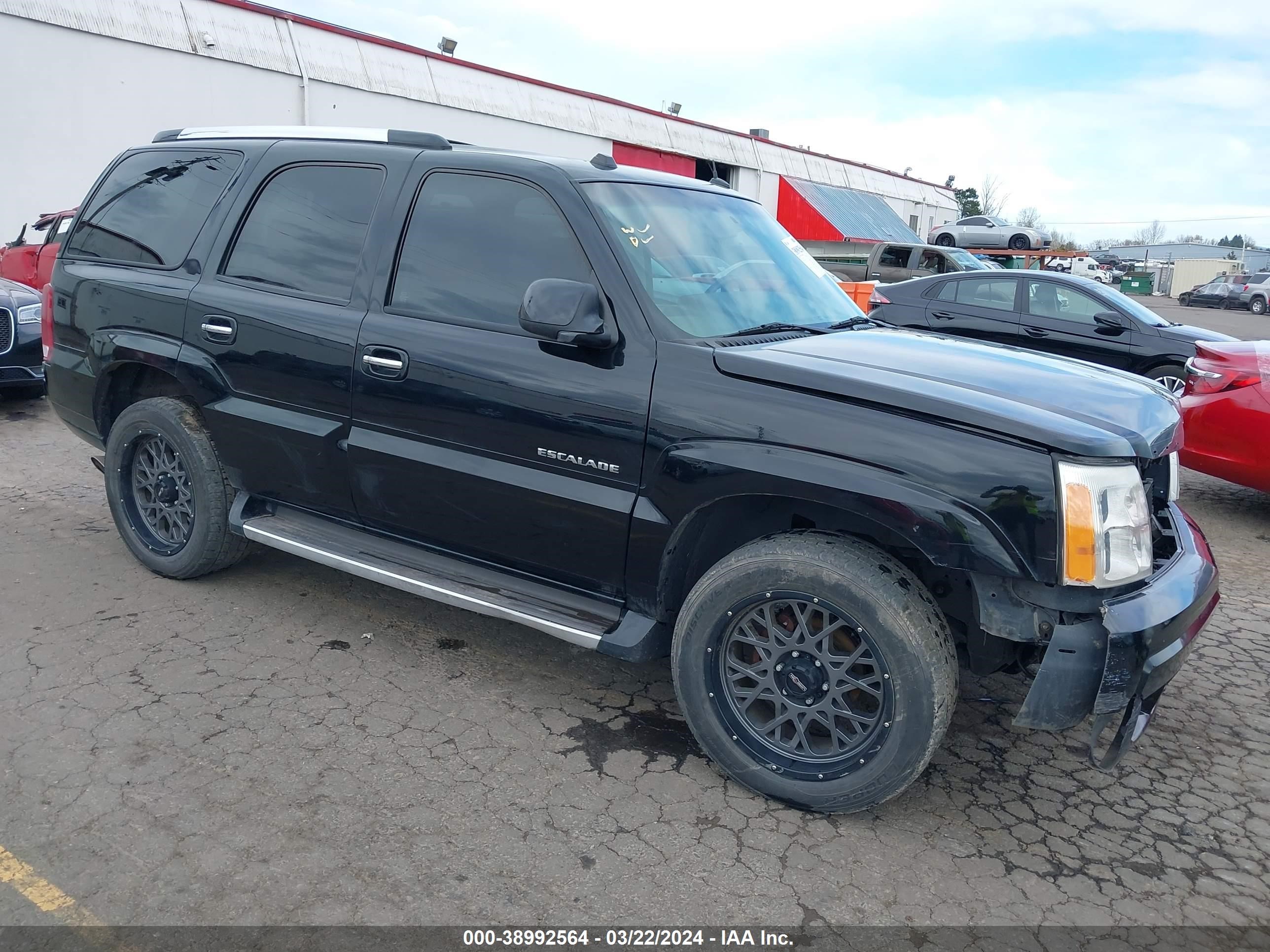 CADILLAC ESCALADE 2004 1gyek63n14r297172