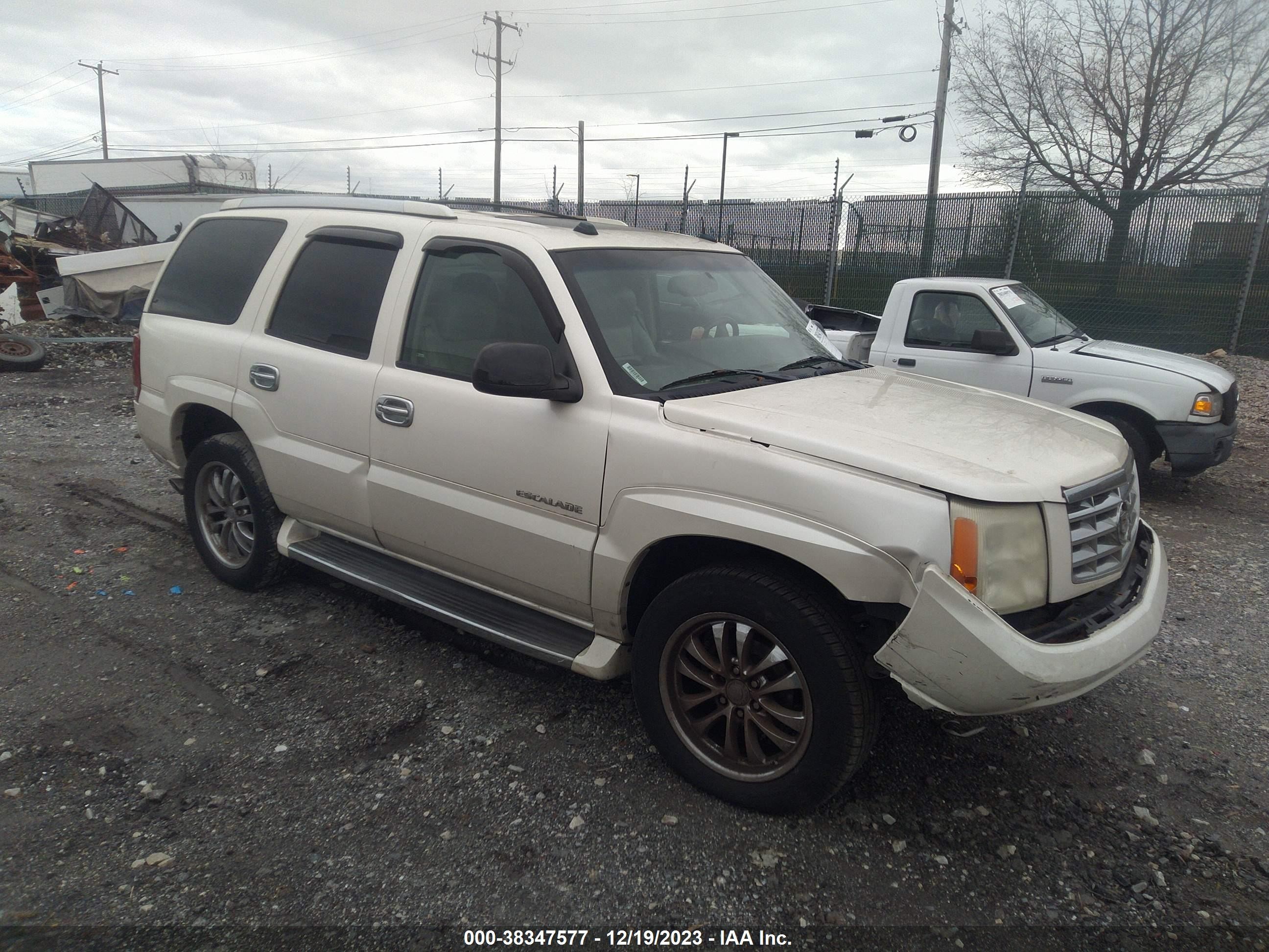 CADILLAC ESCALADE 2004 1gyek63n54r218988