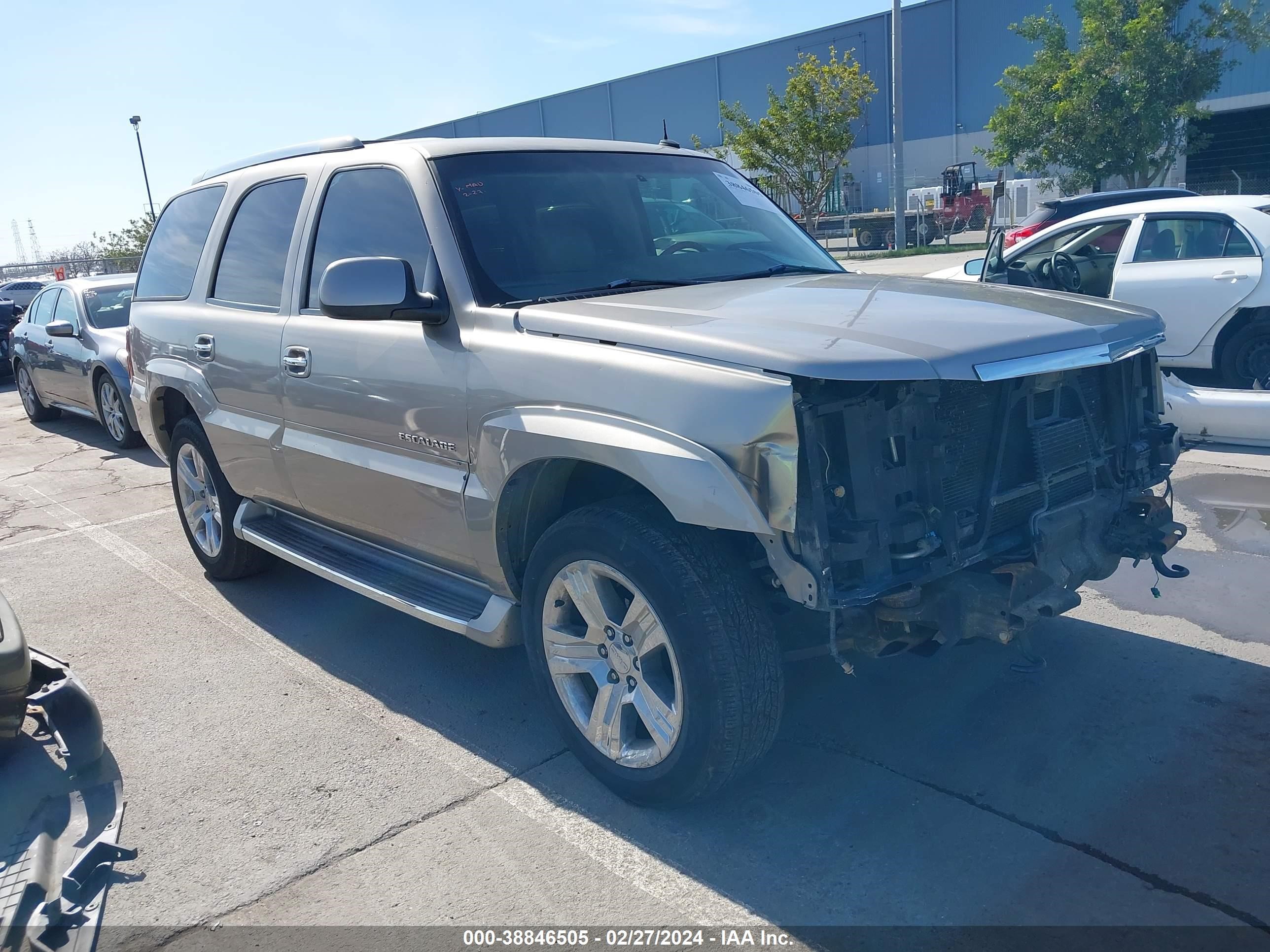 CADILLAC ESCALADE 2003 1gyek63n63r186146