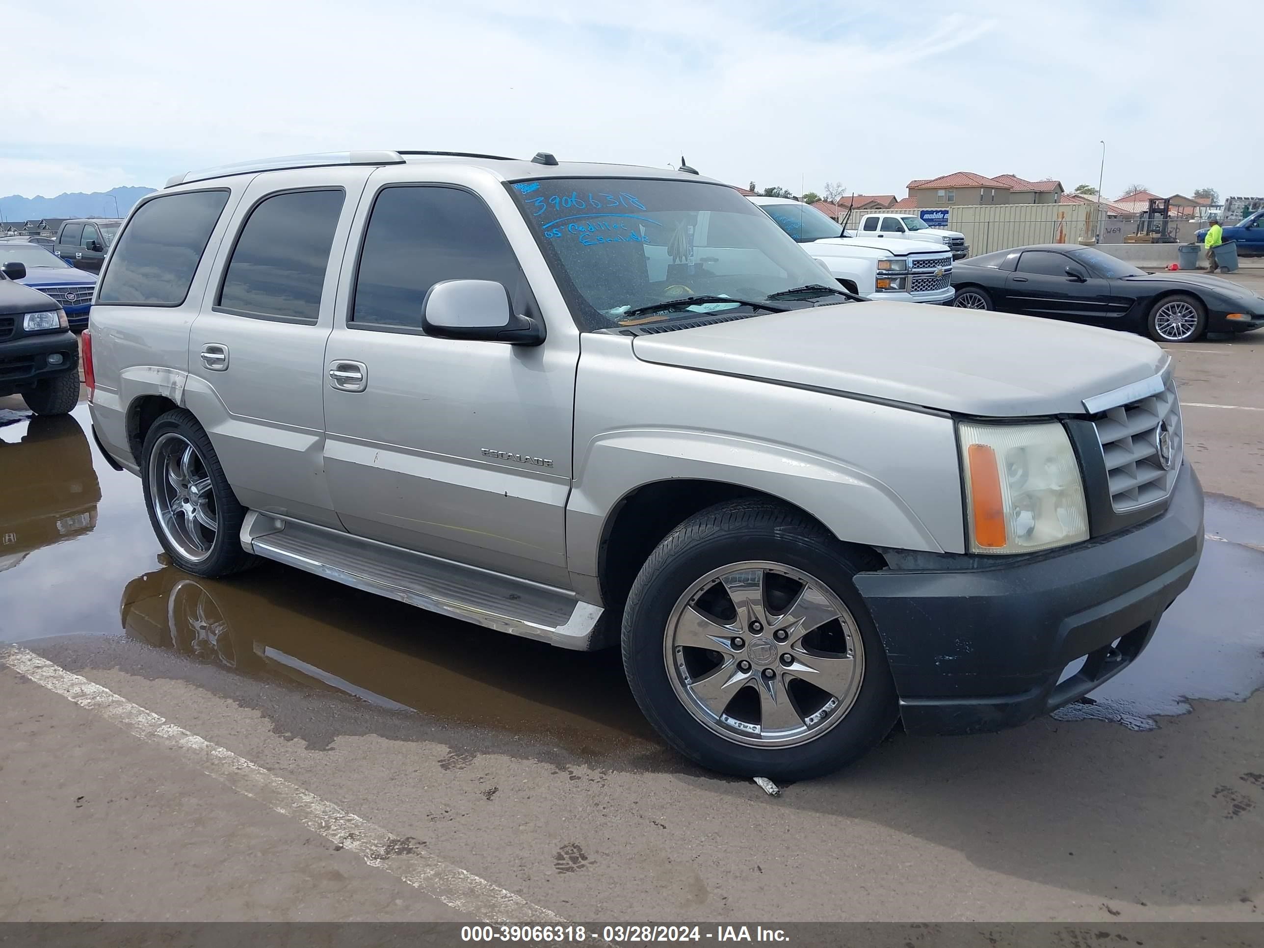 CADILLAC ESCALADE 2005 1gyek63n75r265022