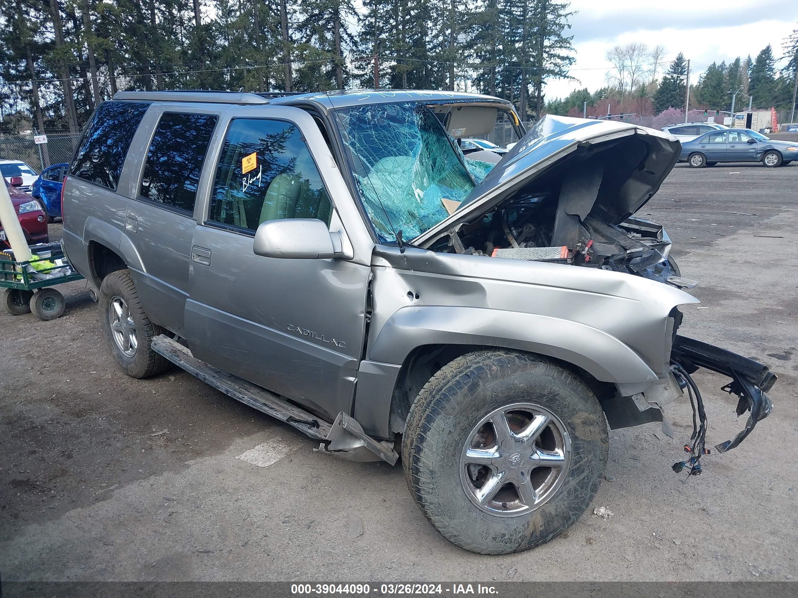 CADILLAC ESCALADE 2000 1gyek63r3yr197678