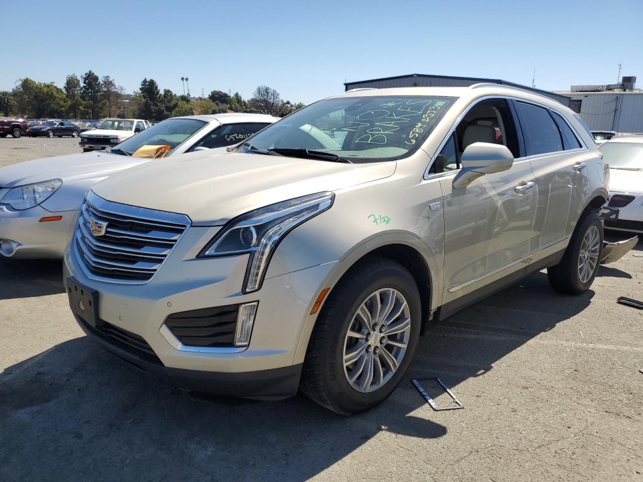 CADILLAC XT5 2017 1gyknbrs6hz108120