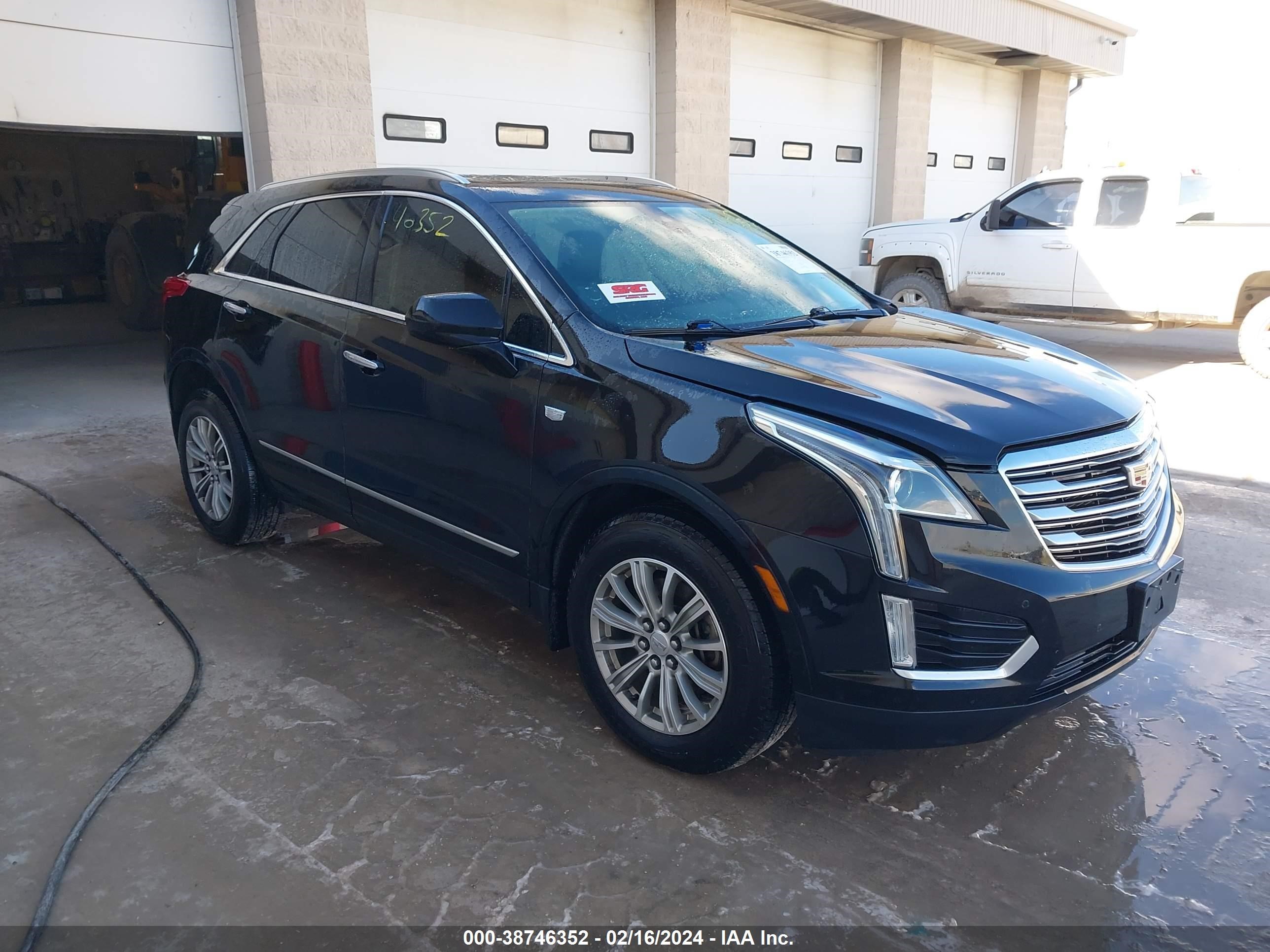 CADILLAC XT5 2017 1gykndrs1hz183075