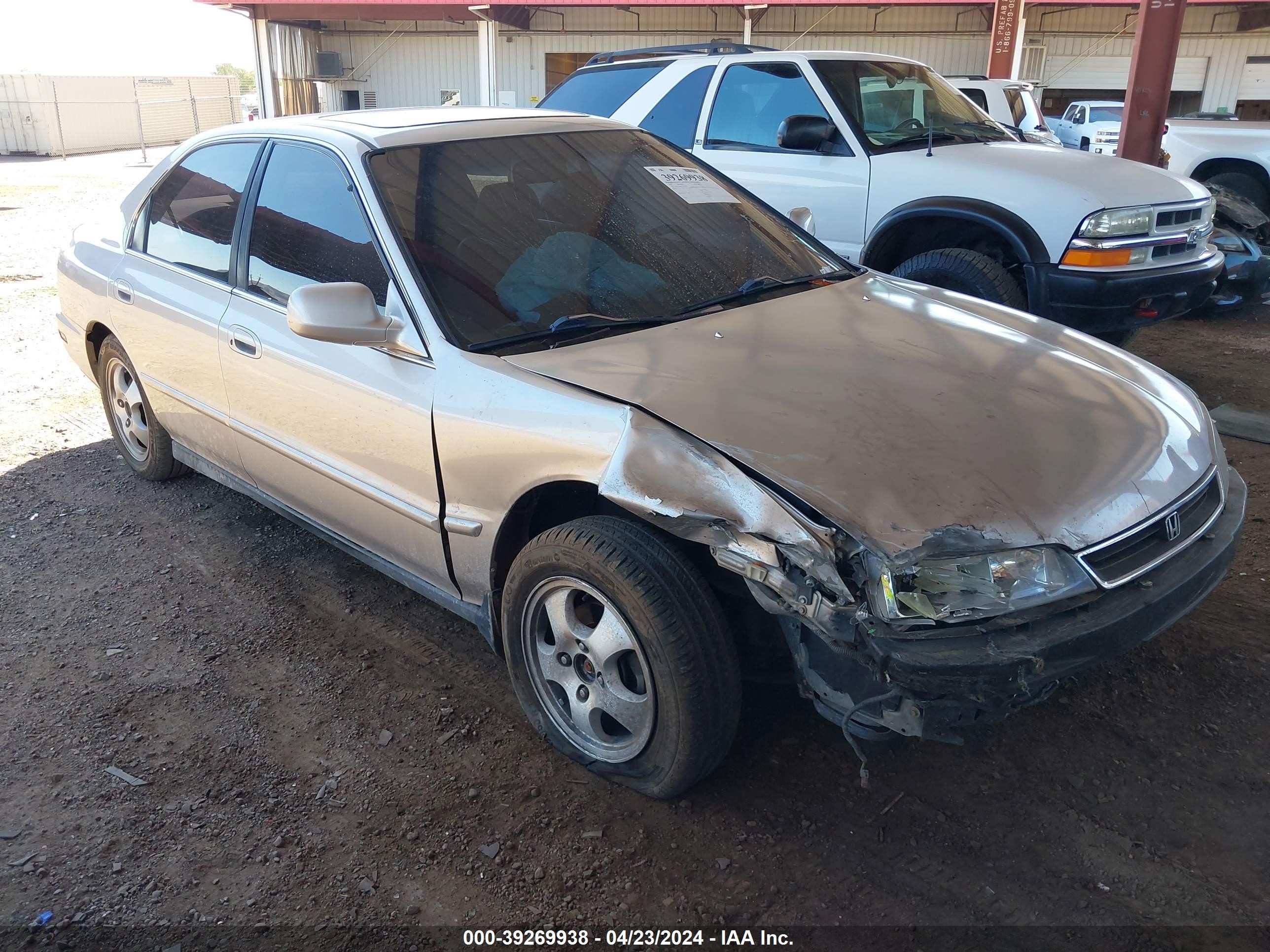 HONDA ACCORD 1997 1hgcd560xva272502