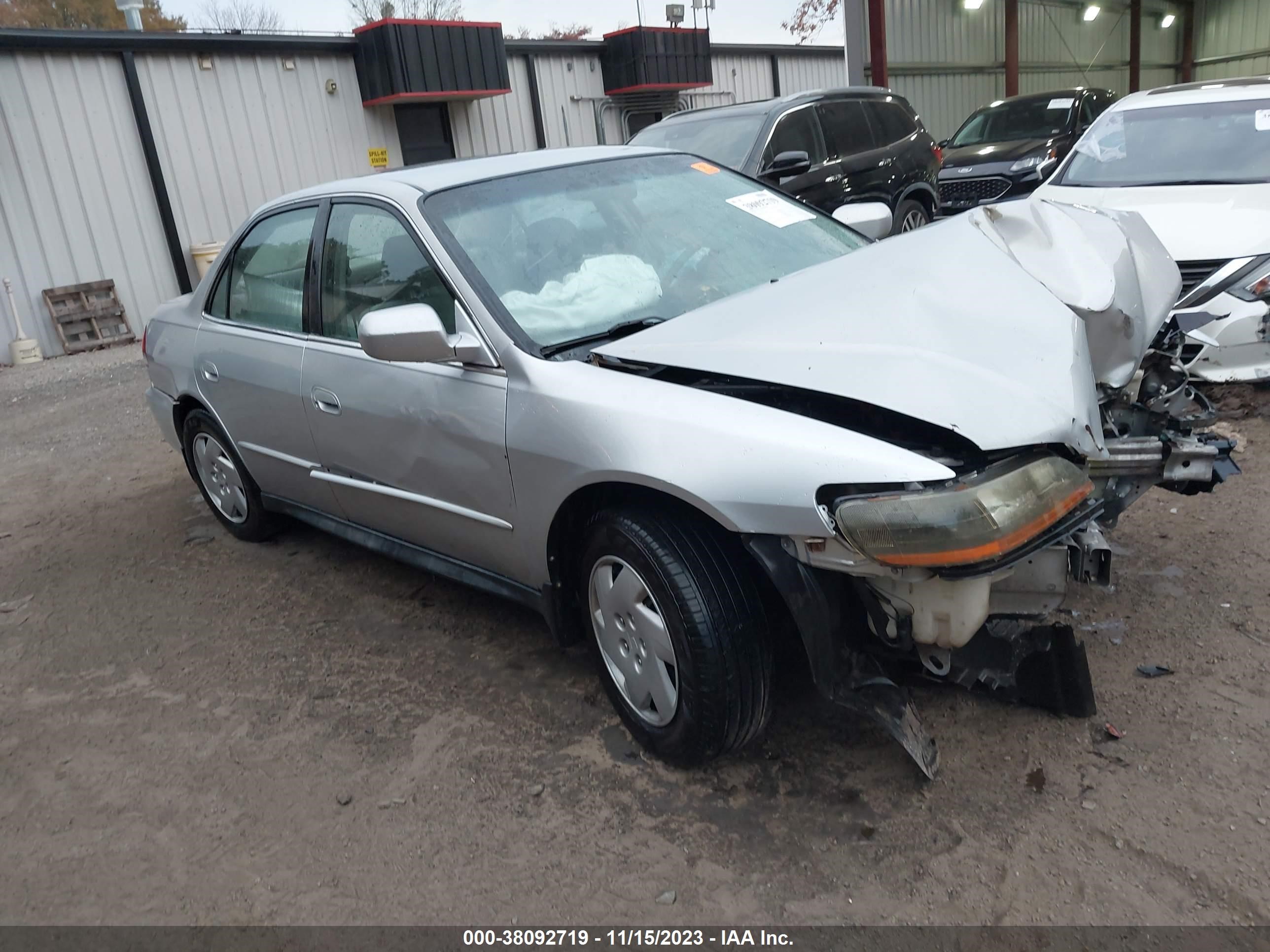 HONDA ACCORD 2002 1hgcg16482a002988