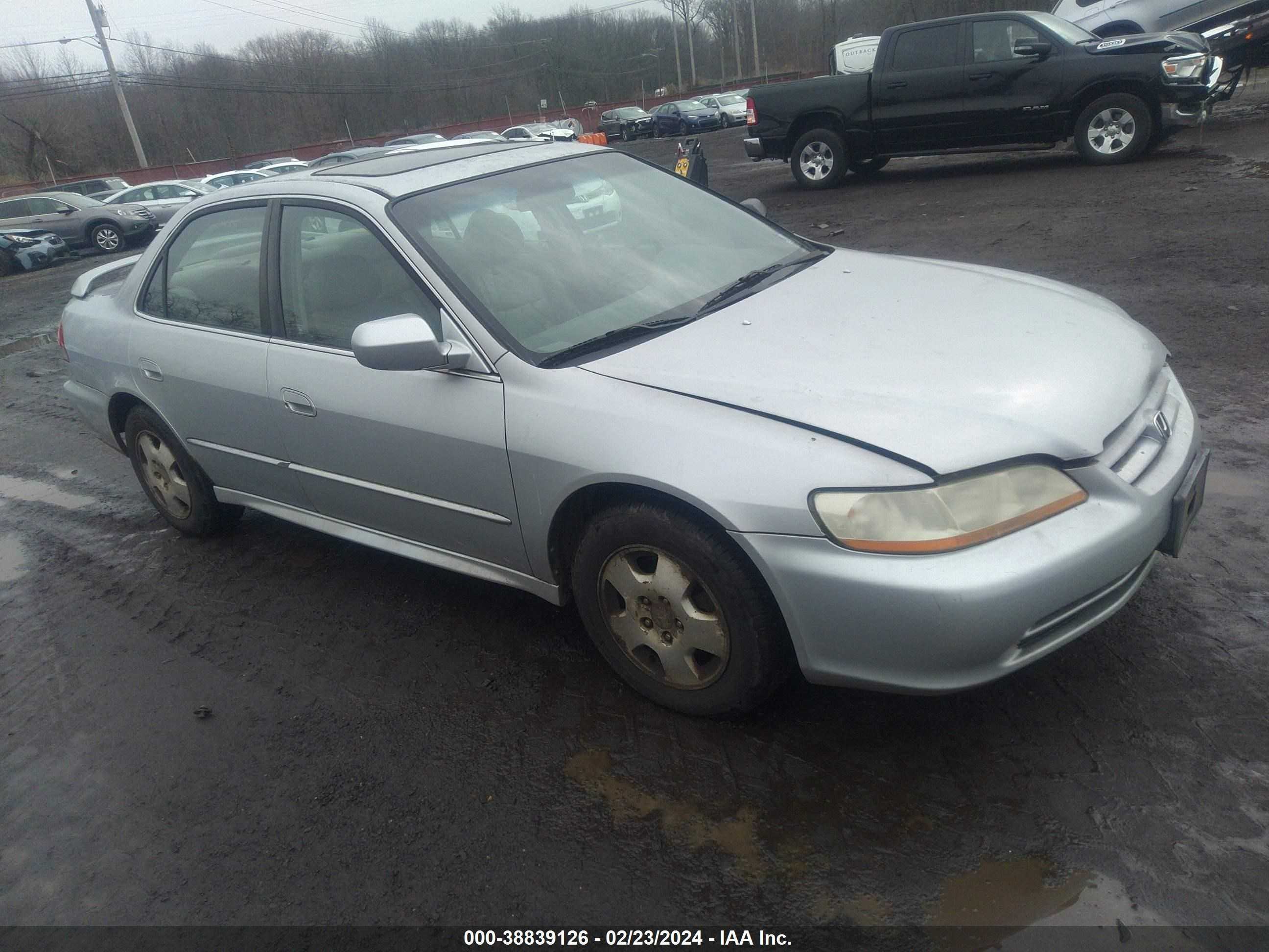 HONDA ACCORD 2002 1hgcg16512a030012