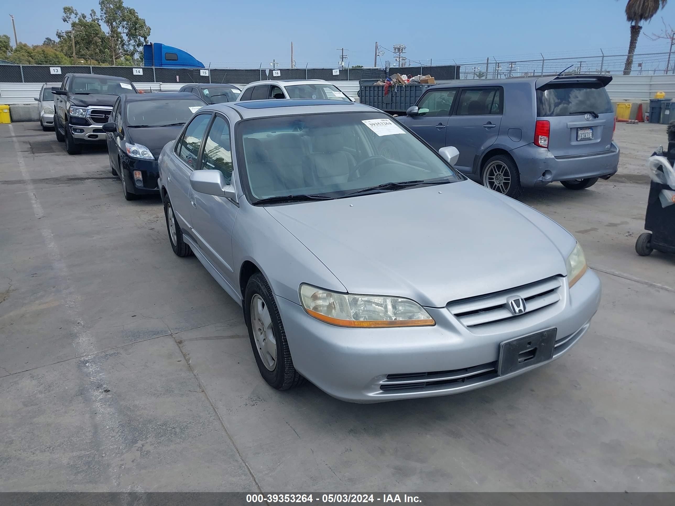 HONDA ACCORD 2002 1hgcg16582a042593