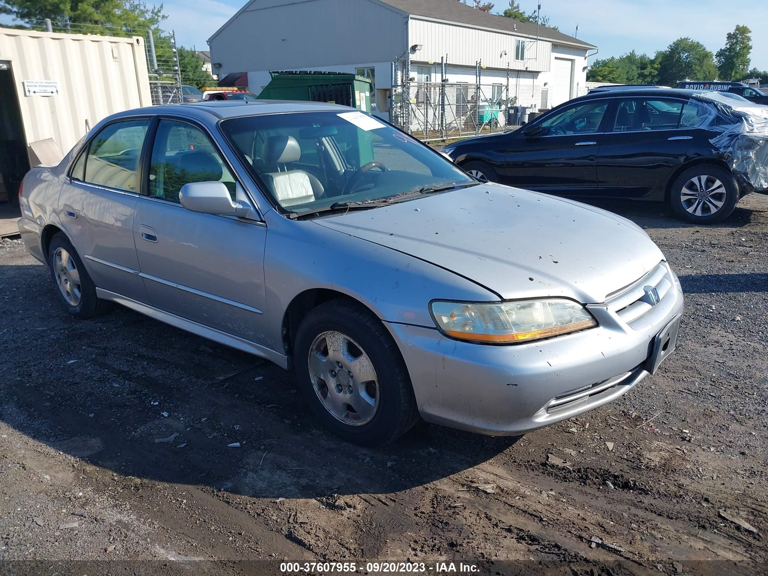 HONDA ACCORD 2002 1hgcg16582a081362