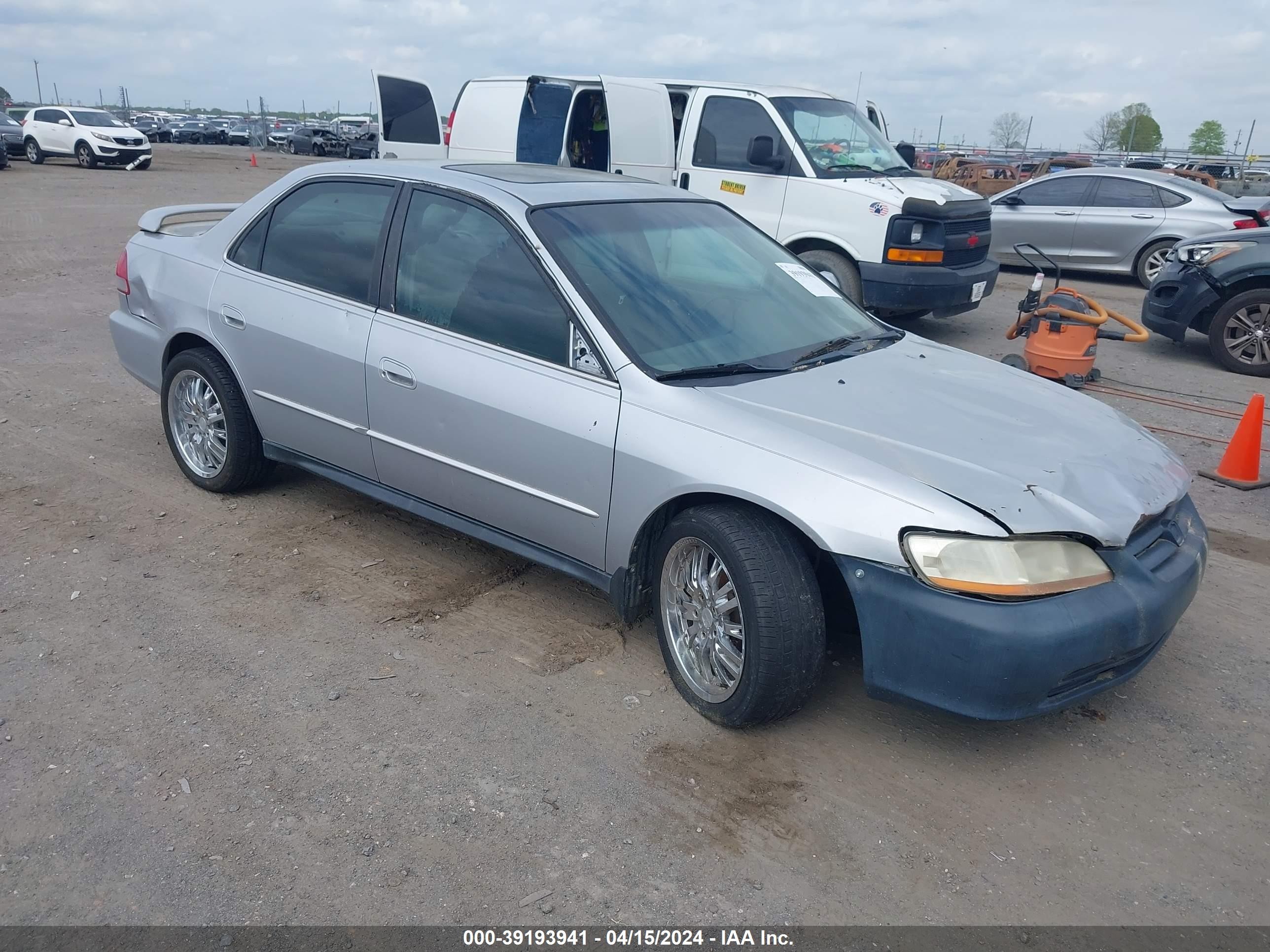 HONDA ACCORD 2002 1hgcg56742a151903