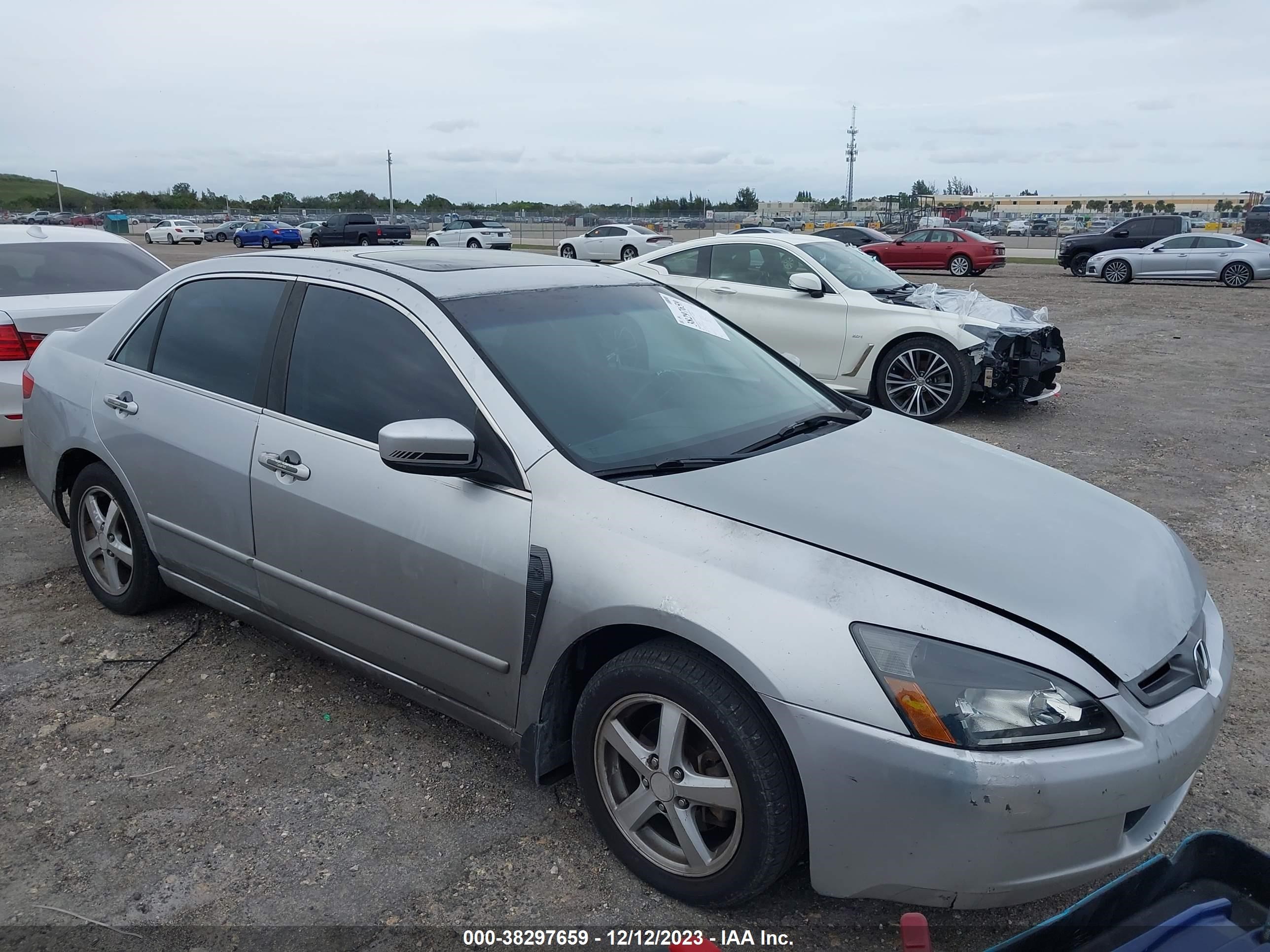 HONDA ACCORD 2005 1hgcm56725a126317