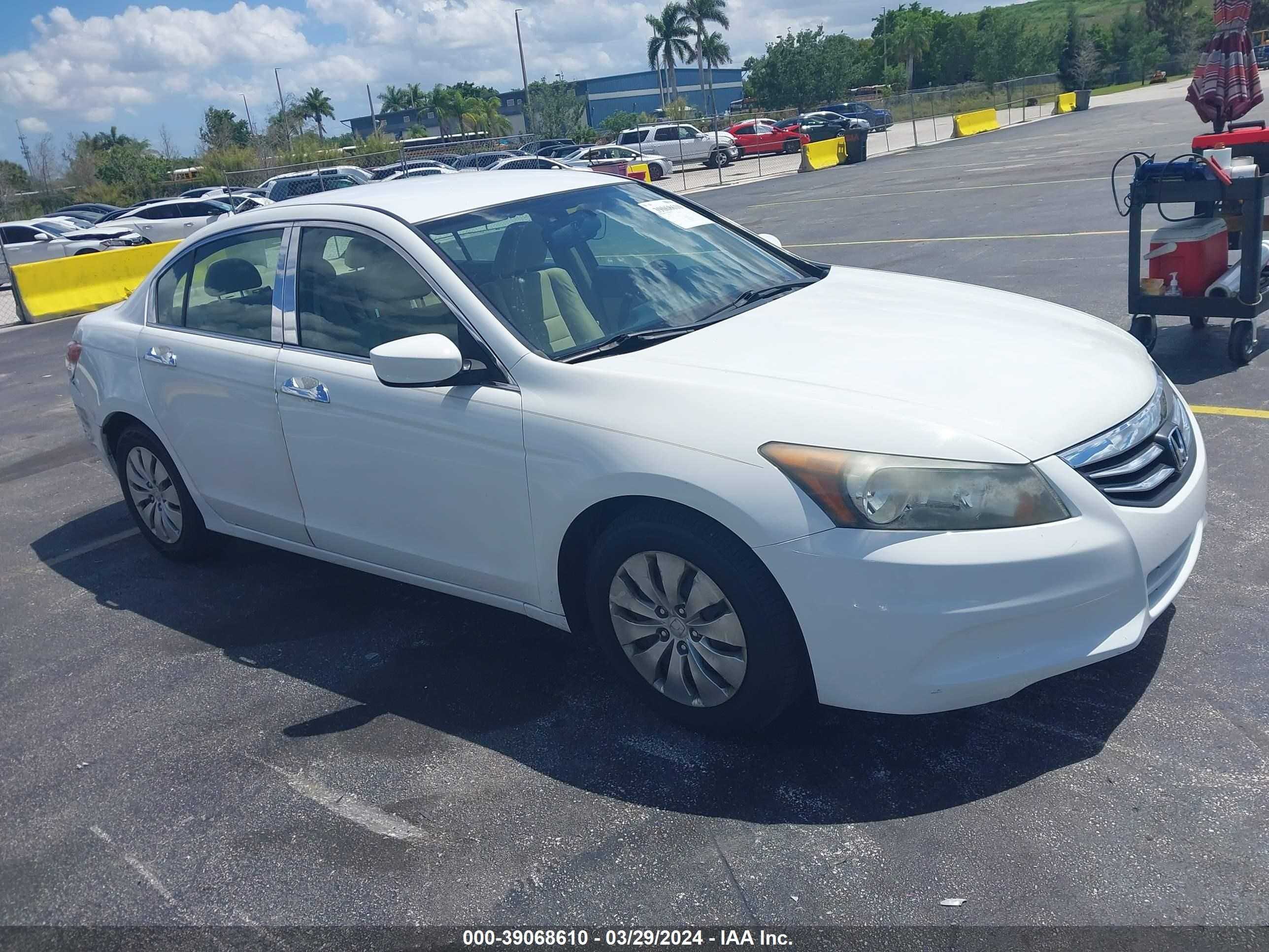 HONDA ACCORD 2011 1hgcp2f37ba051421