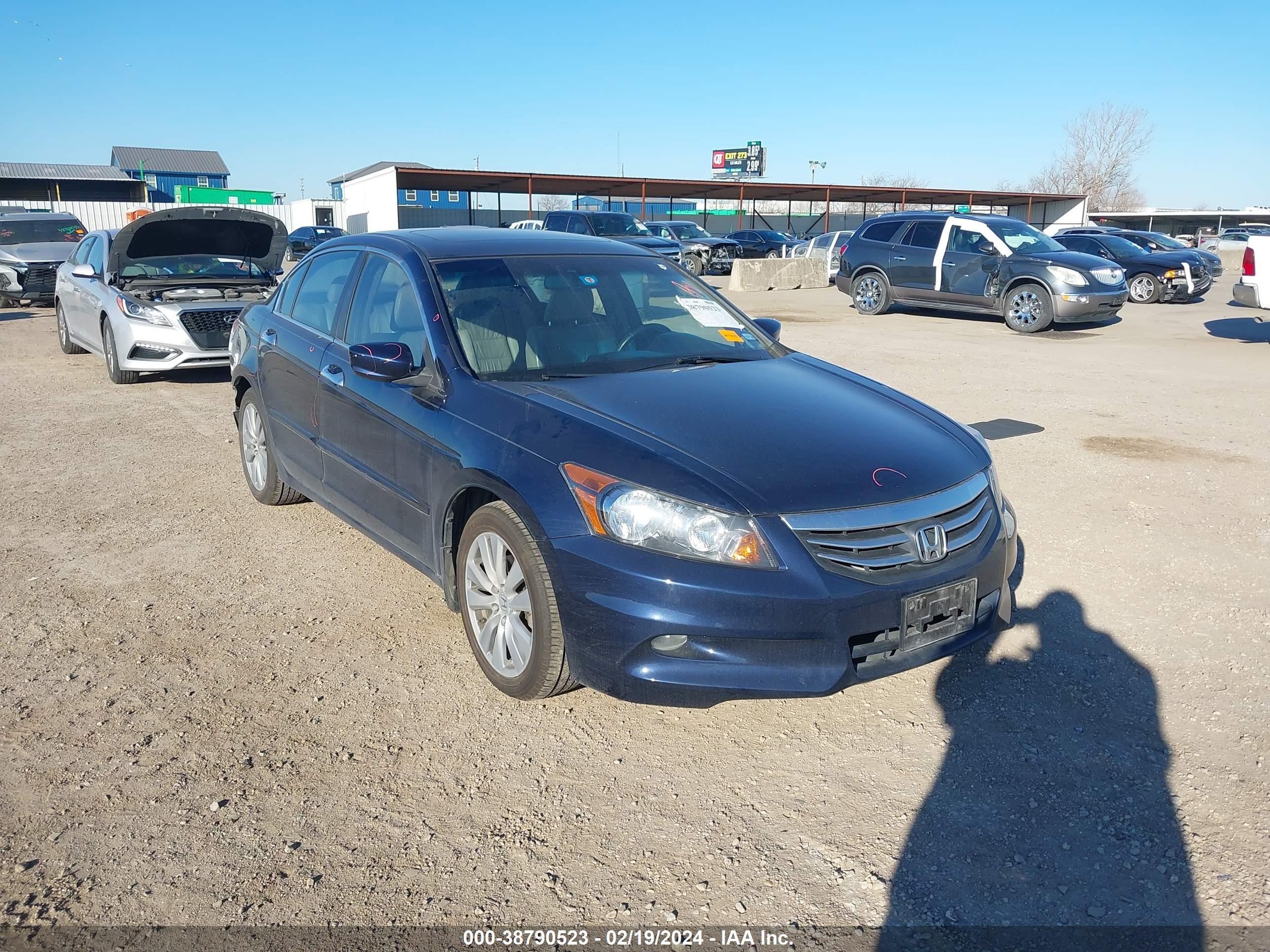 HONDA ACCORD 2011 1hgcp3f80ba005396