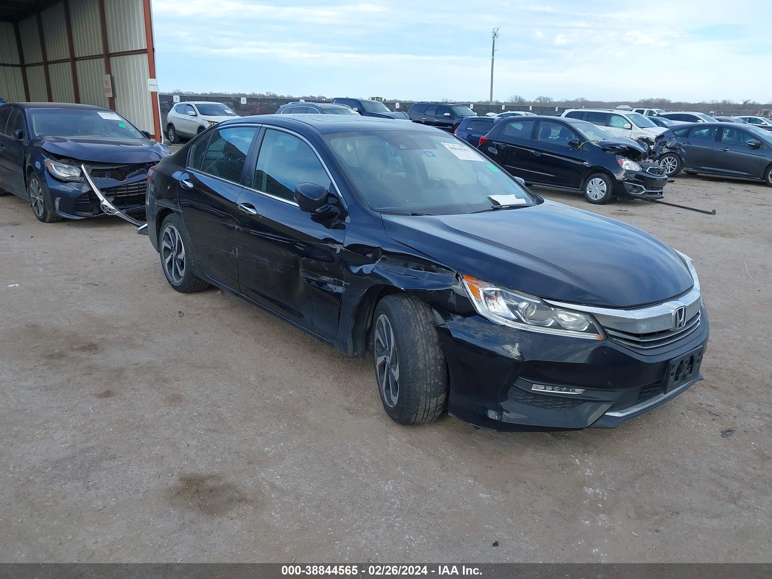 HONDA ACCORD 2017 1hgcr2f06ha167783