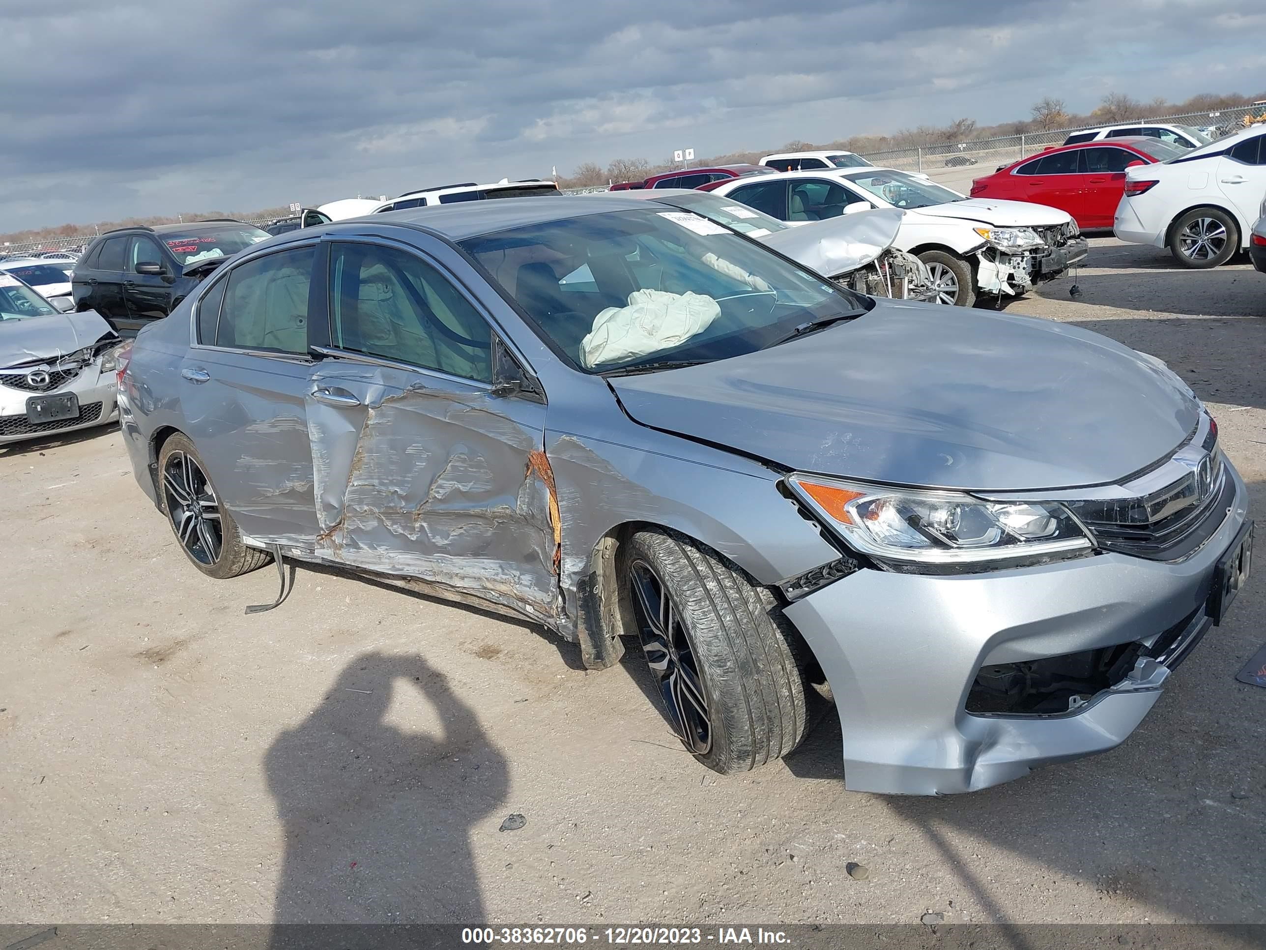 HONDA ACCORD 2017 1hgcr2f14ha038756