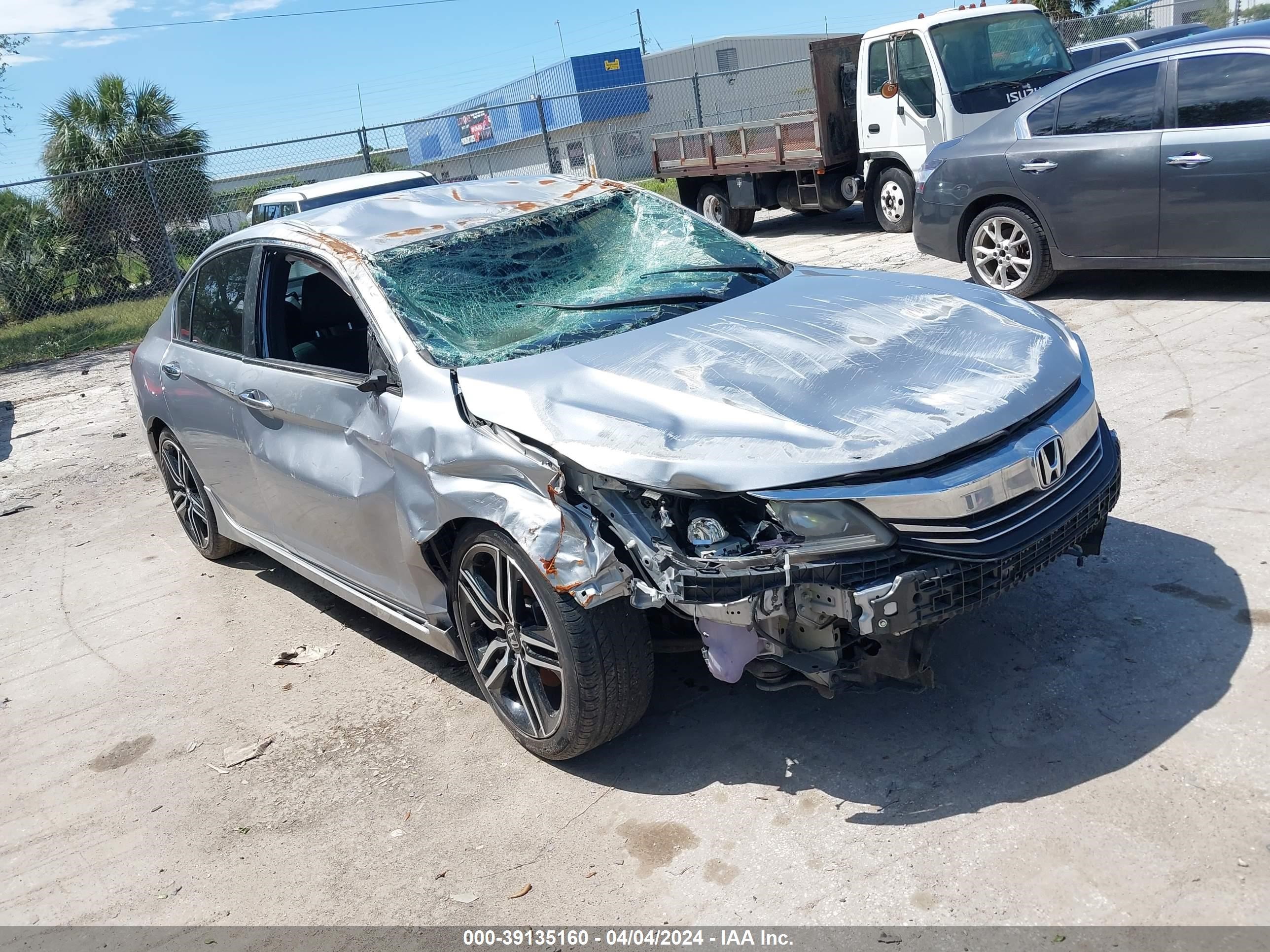 HONDA ACCORD 2017 1hgcr2f18ha288565