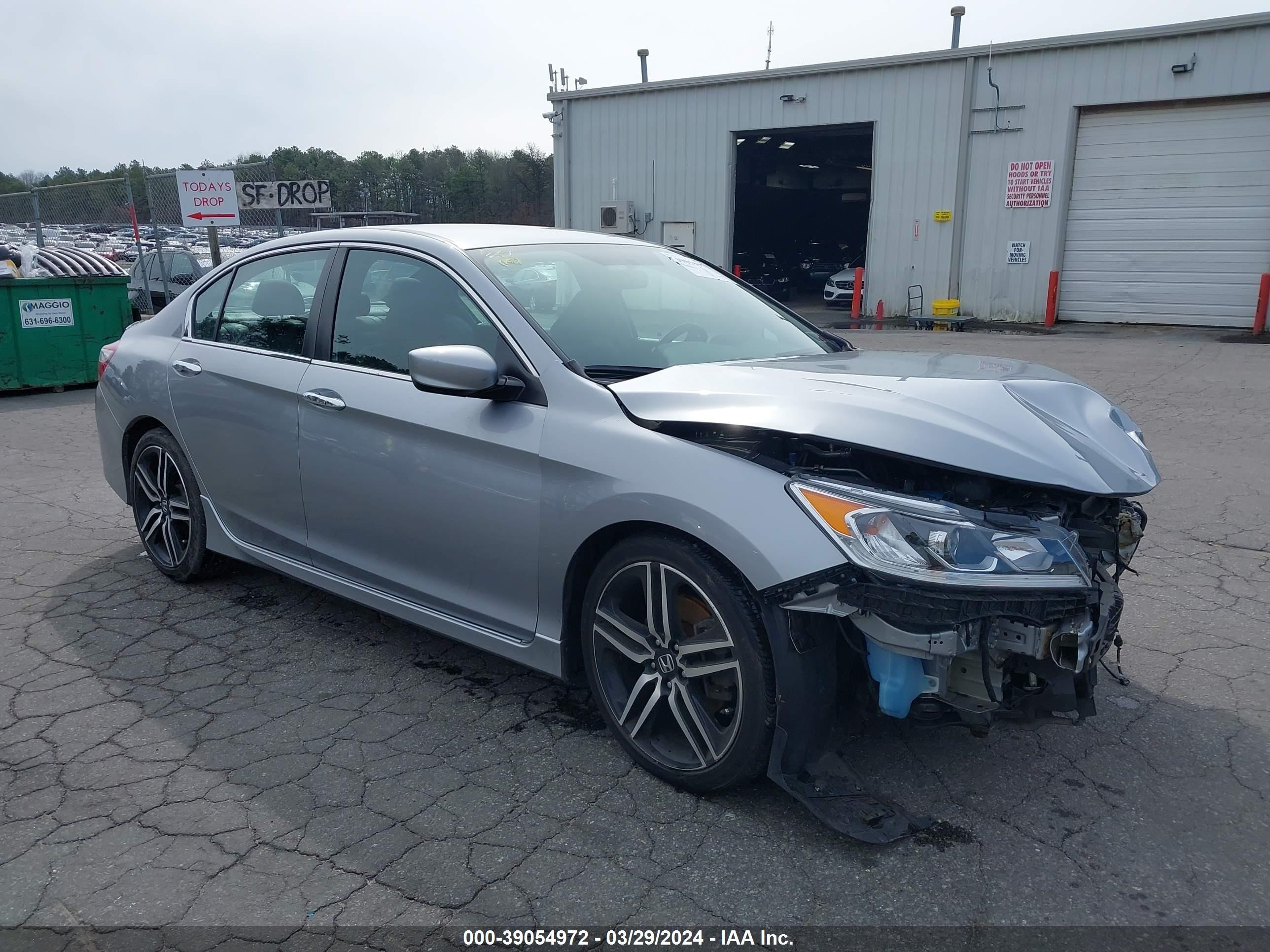 HONDA ACCORD 2017 1hgcr2f18ha302674