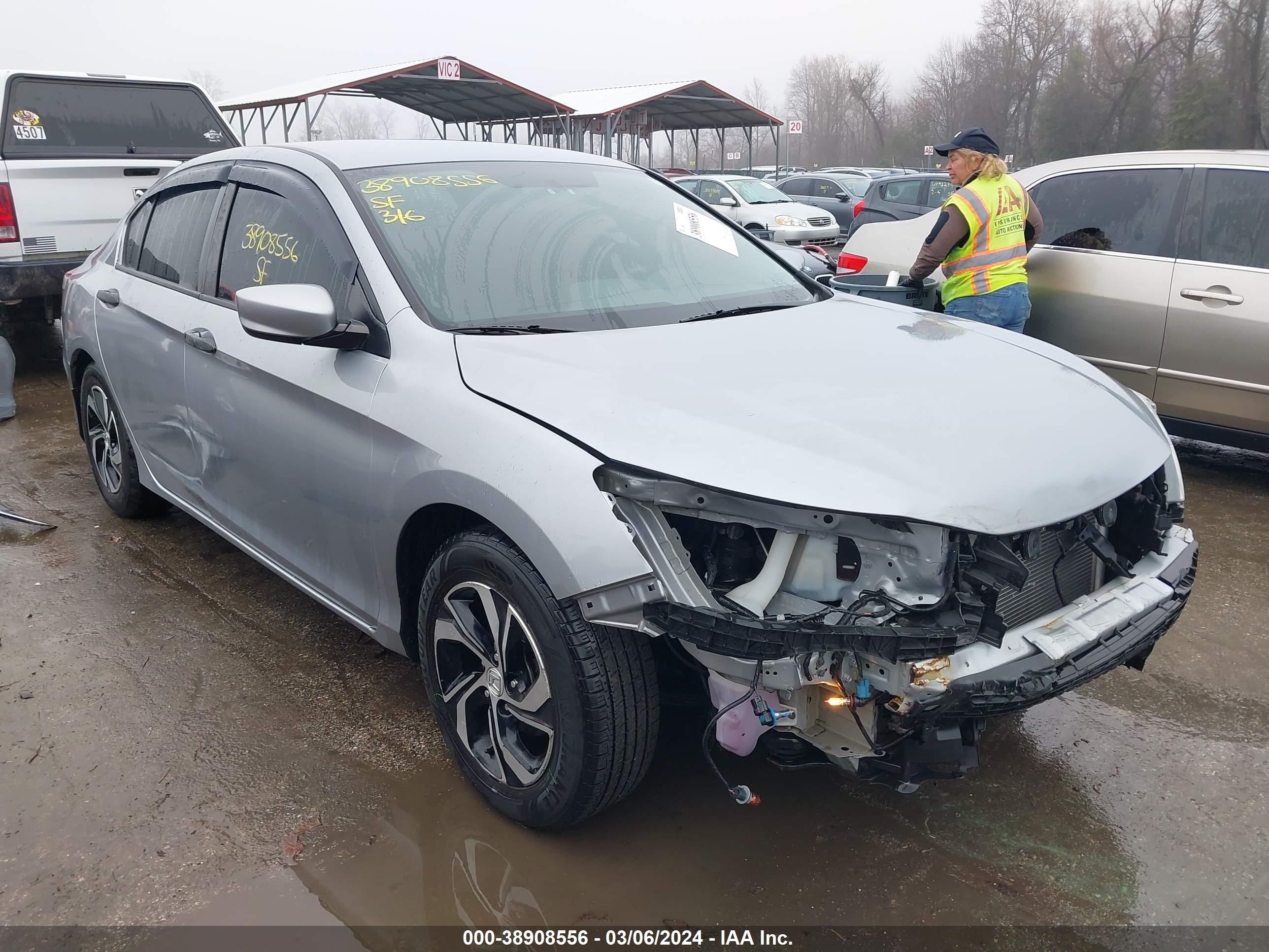 HONDA ACCORD 2017 1hgcr2f31ha290885