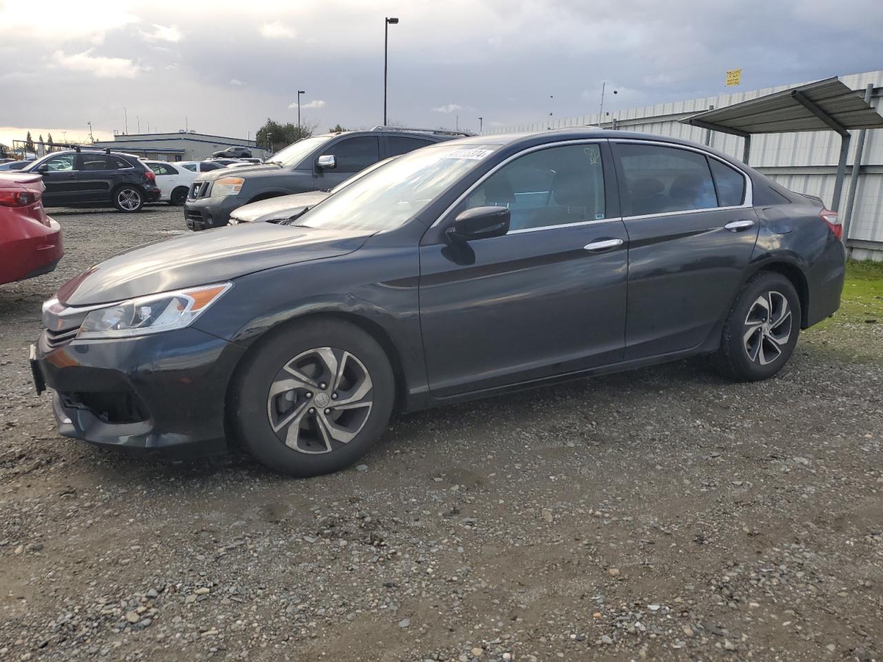 HONDA ACCORD 2017 1hgcr2f33ha124190