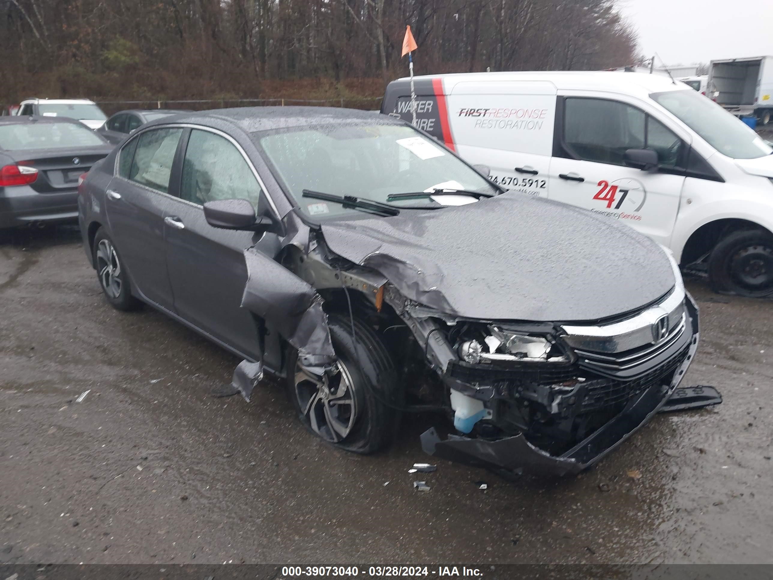 HONDA ACCORD 2017 1hgcr2f35ha135742