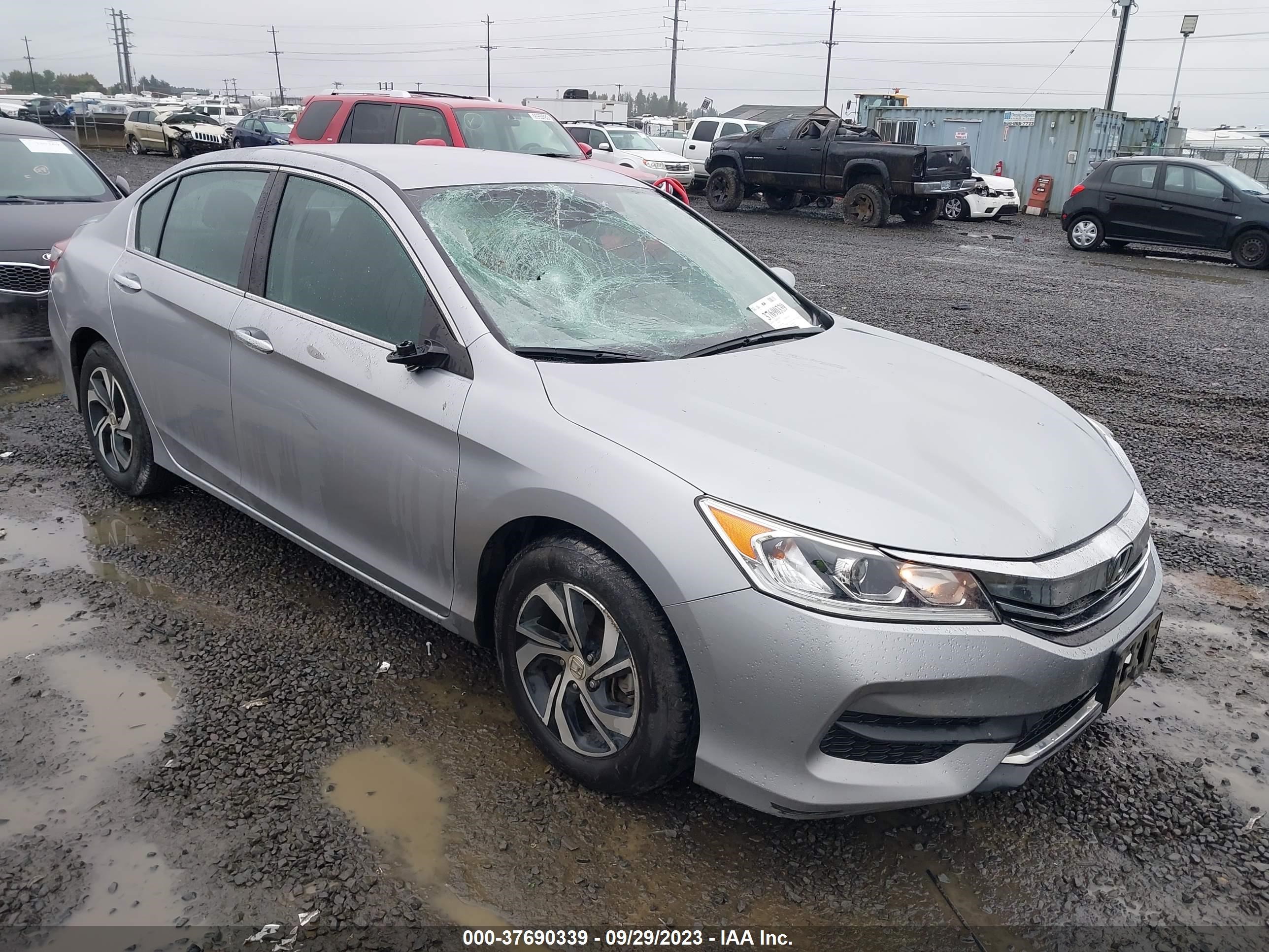 HONDA ACCORD 2017 1hgcr2f38ha173904