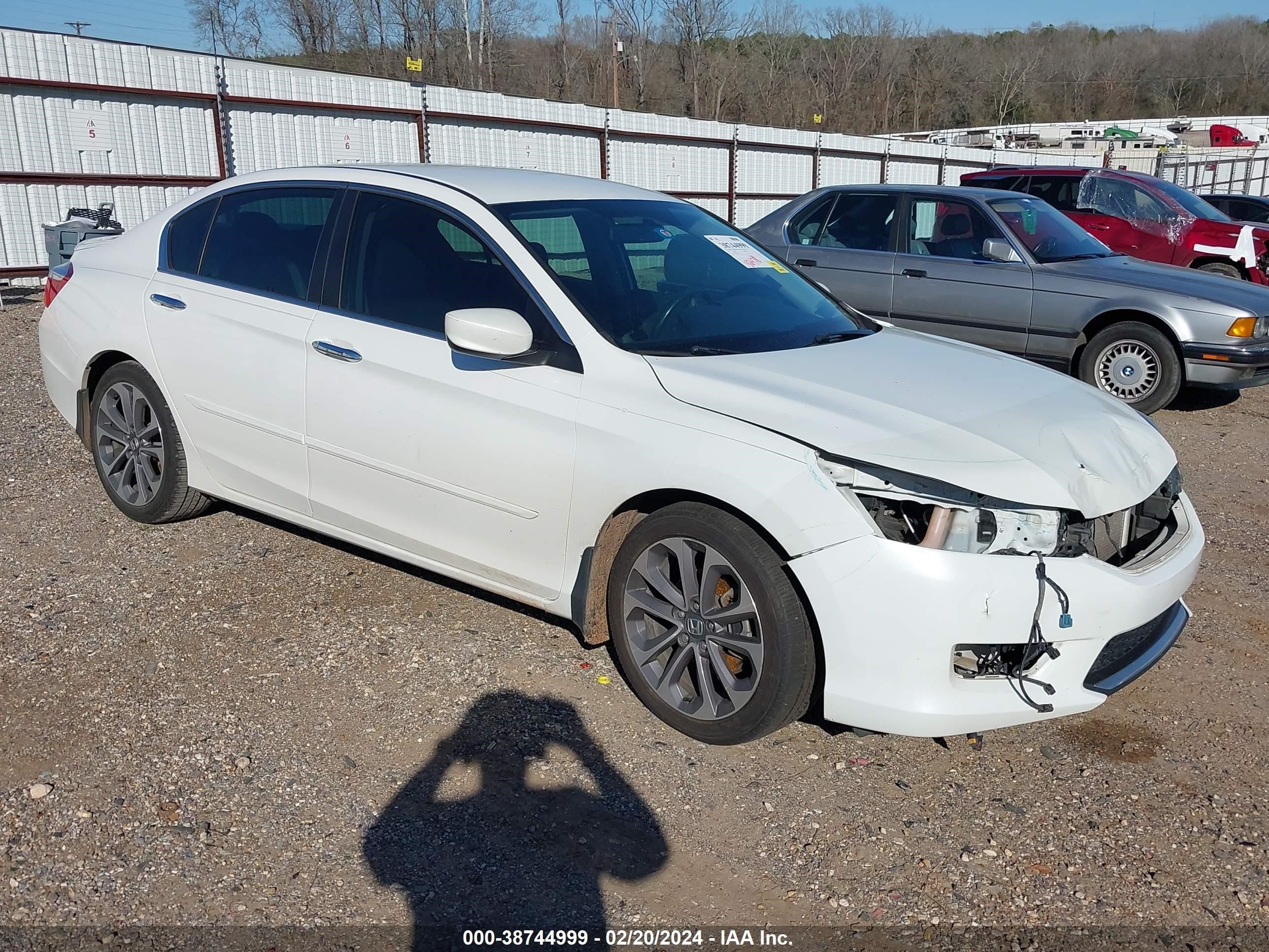 HONDA ACCORD 2015 1hgcr2f50fa218686