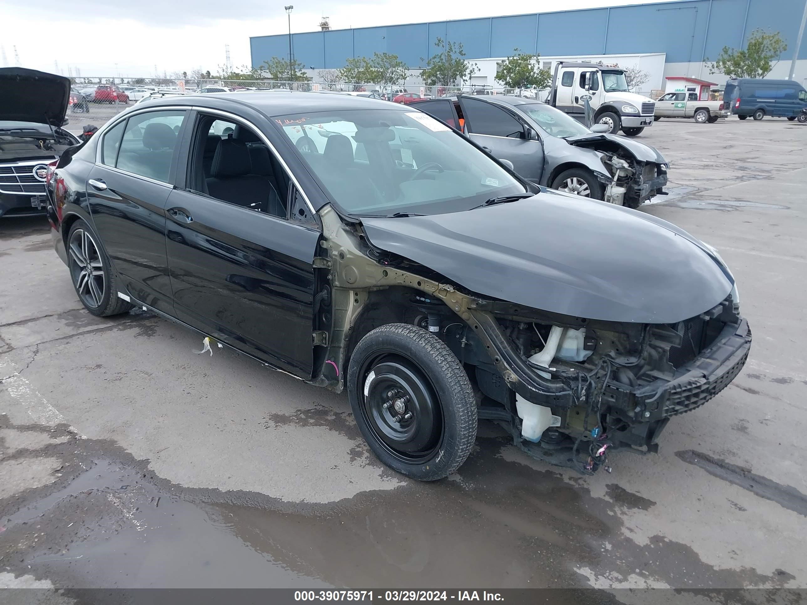 HONDA ACCORD 2017 1hgcr2f50ha306267