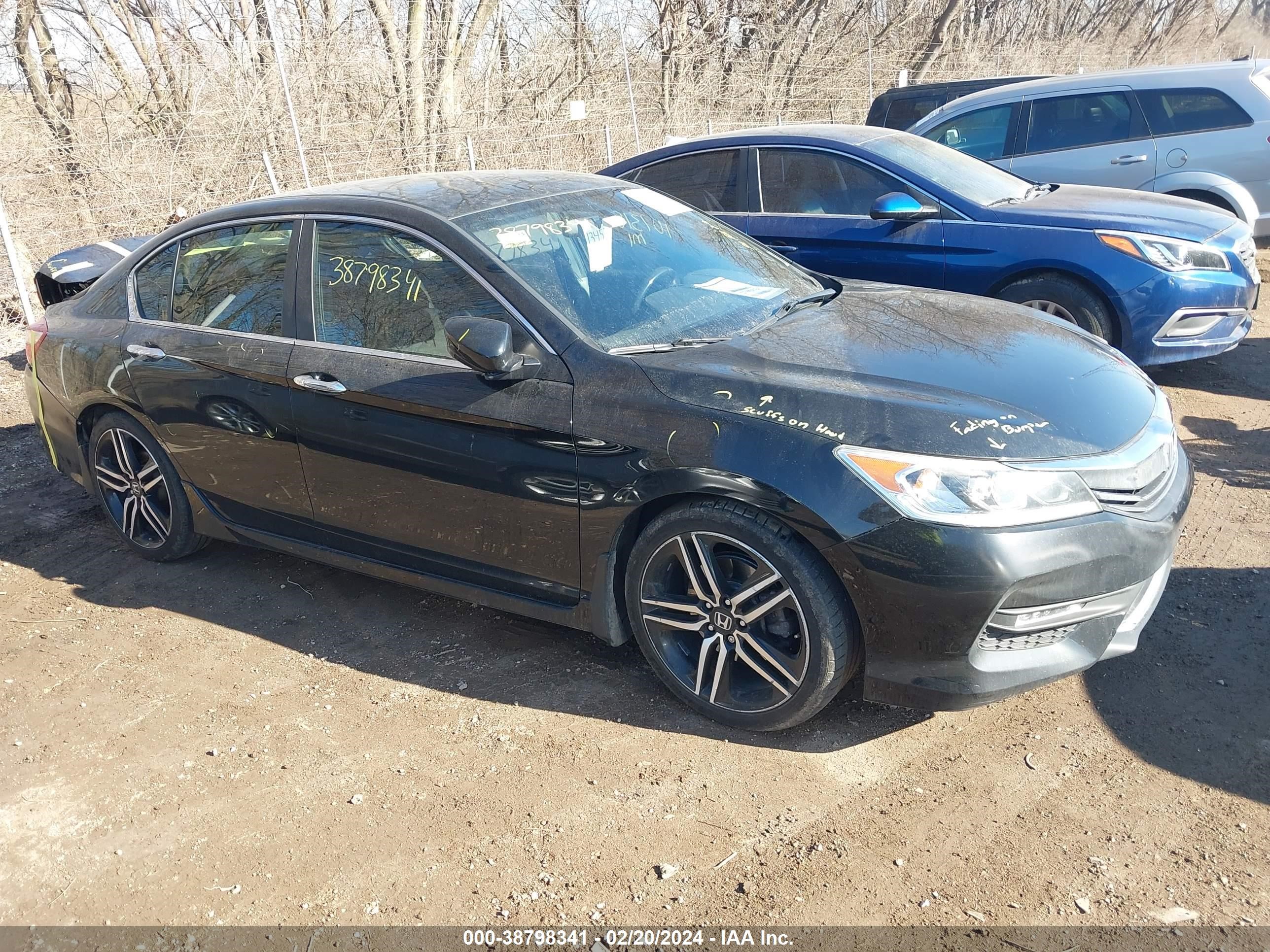 HONDA ACCORD 2017 1hgcr2f50ha306396