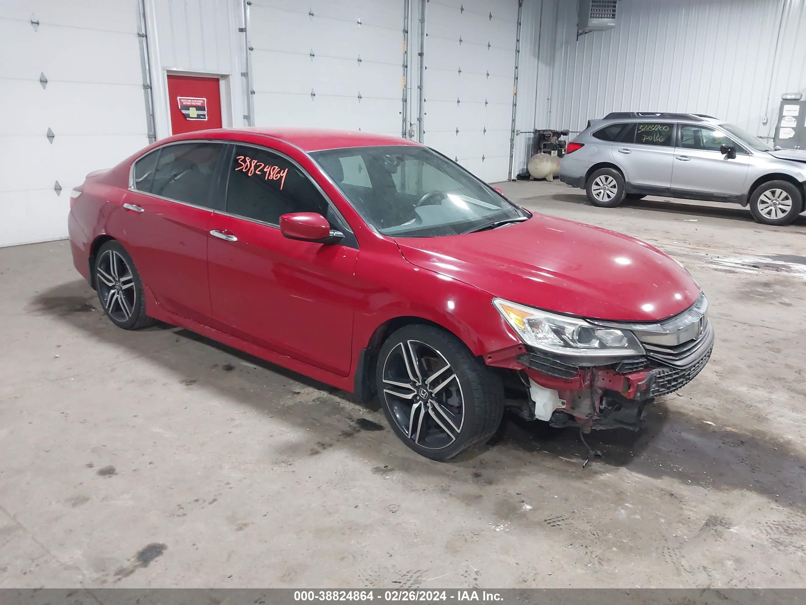 HONDA ACCORD 2017 1hgcr2f52ha111755