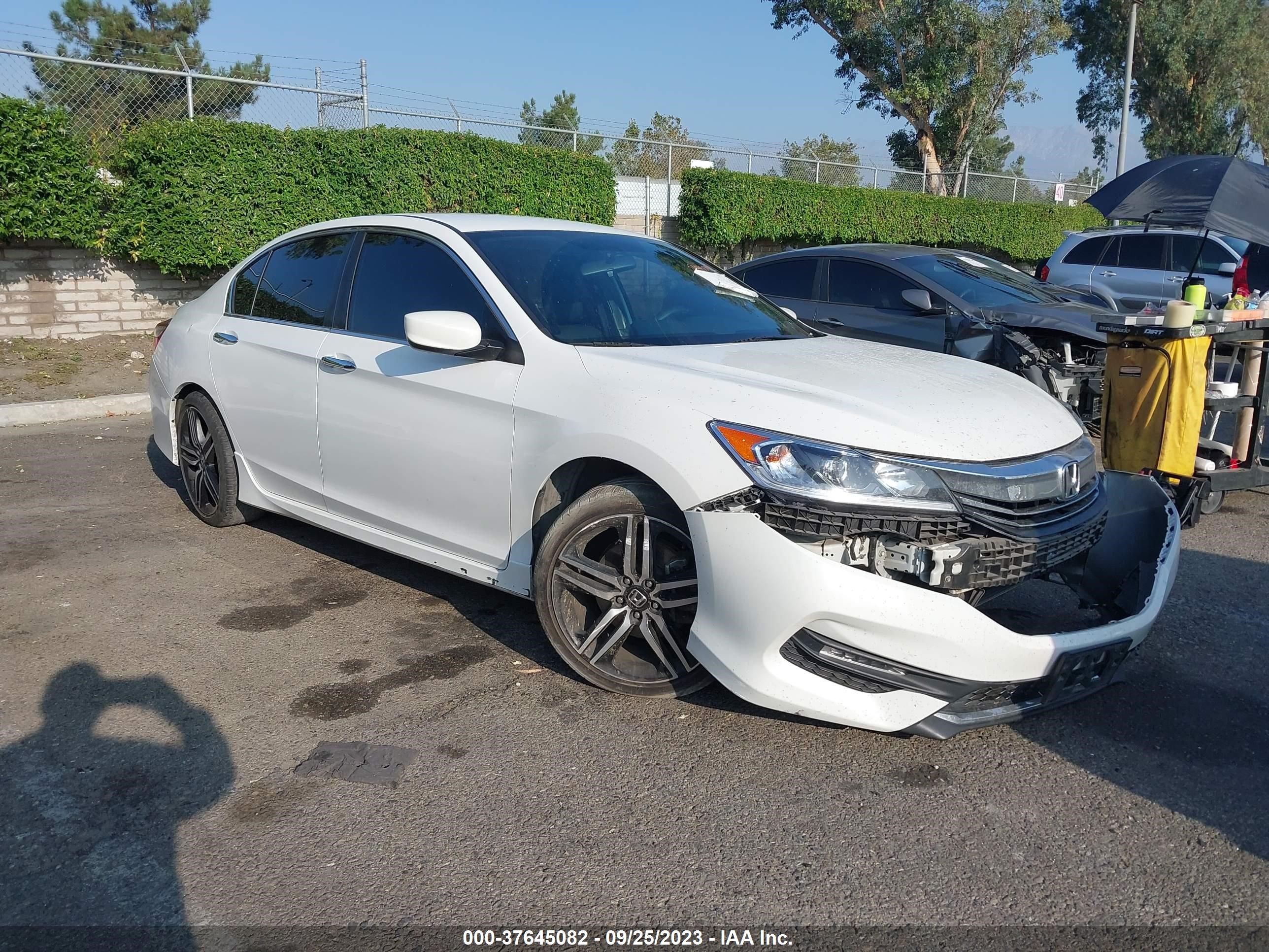 HONDA ACCORD 2017 1hgcr2f54ha208925