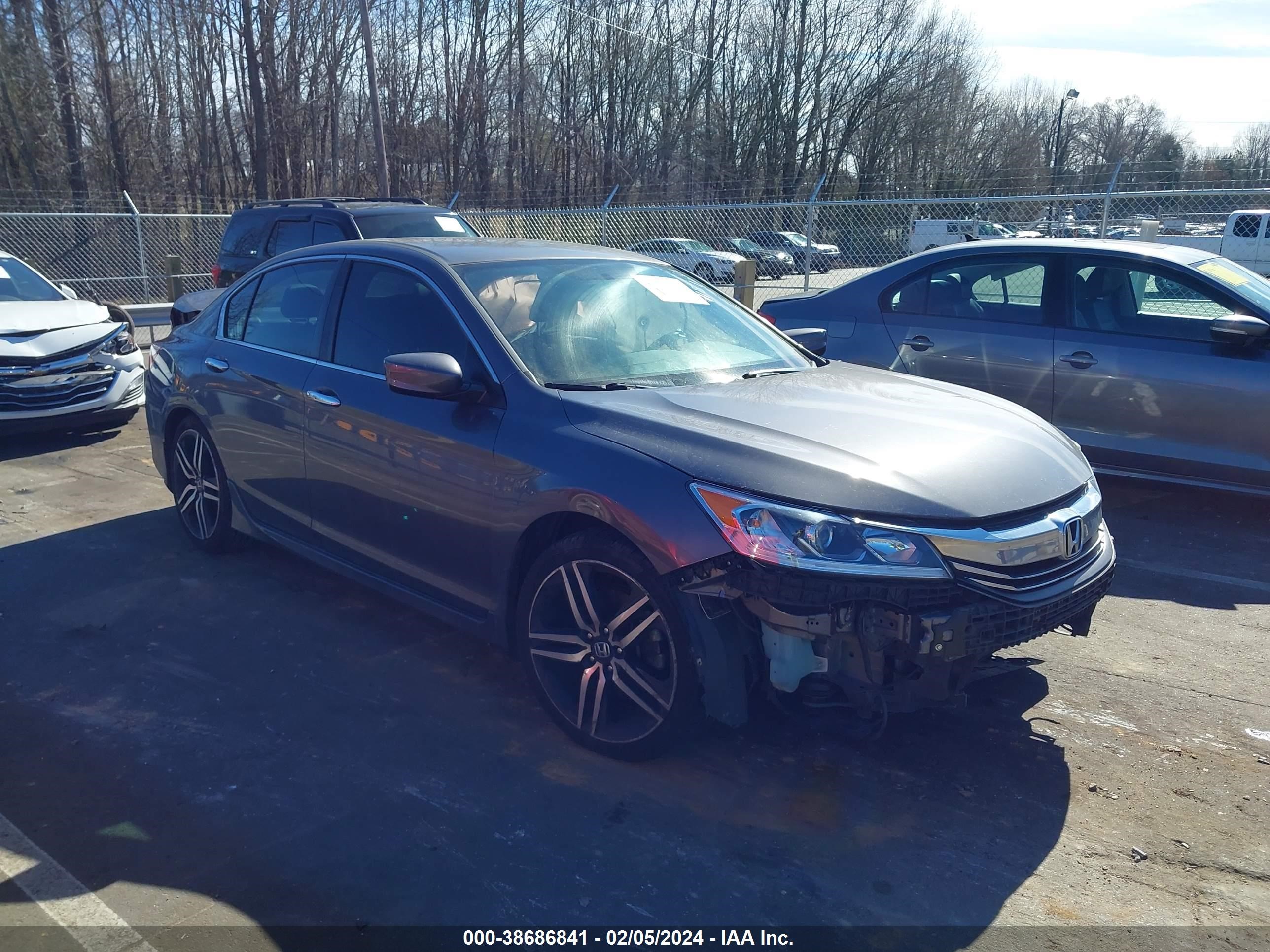 HONDA ACCORD 2017 1hgcr2f56ha219151