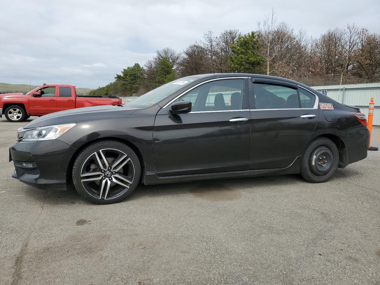 HONDA ACCORD 2017 1hgcr2f57ha196754