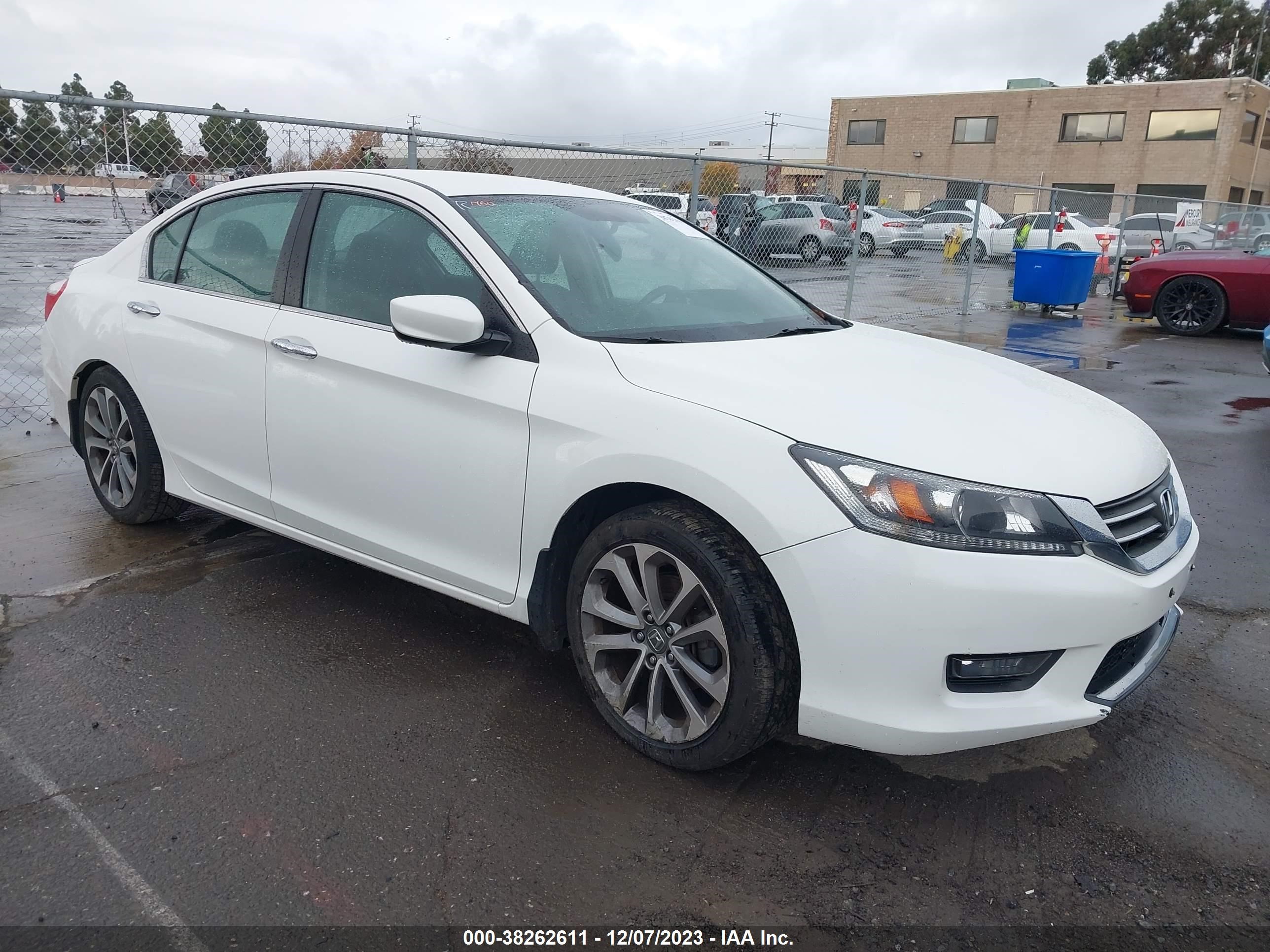 HONDA ACCORD 2015 1hgcr2f58fa124202