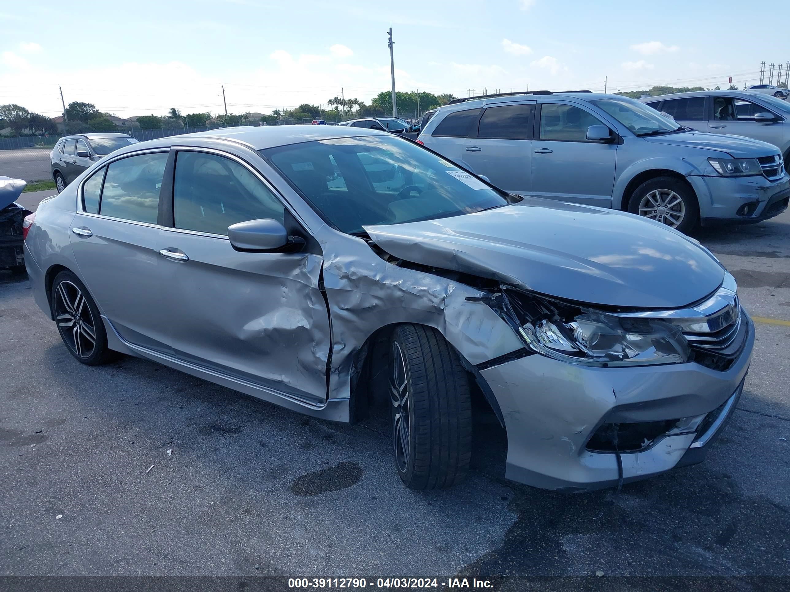 HONDA ACCORD 2017 1hgcr2f59ha242651