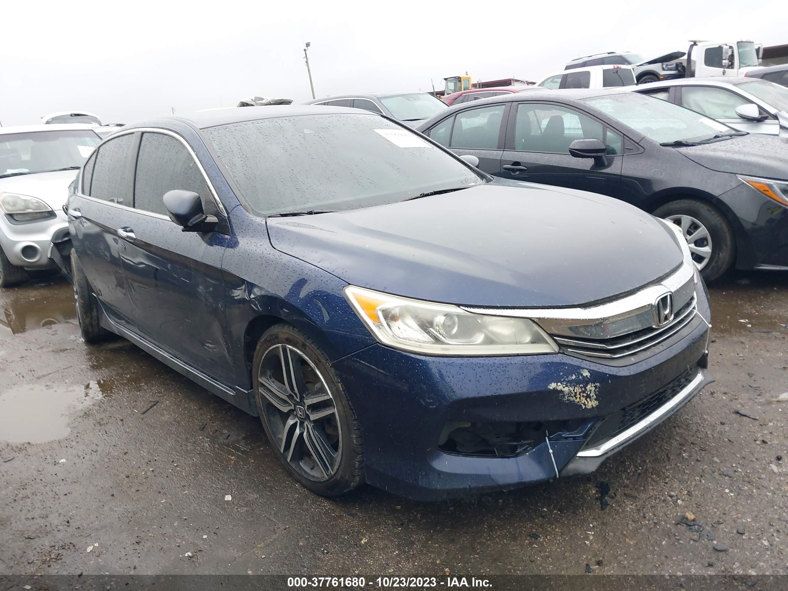 HONDA ACCORD 2017 1hgcr2f63ha012371