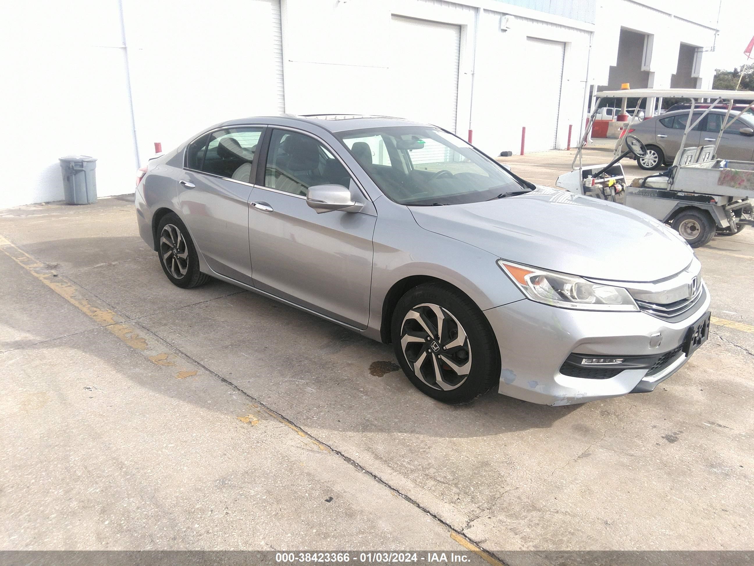 HONDA ACCORD 2017 1hgcr2f73ha132454