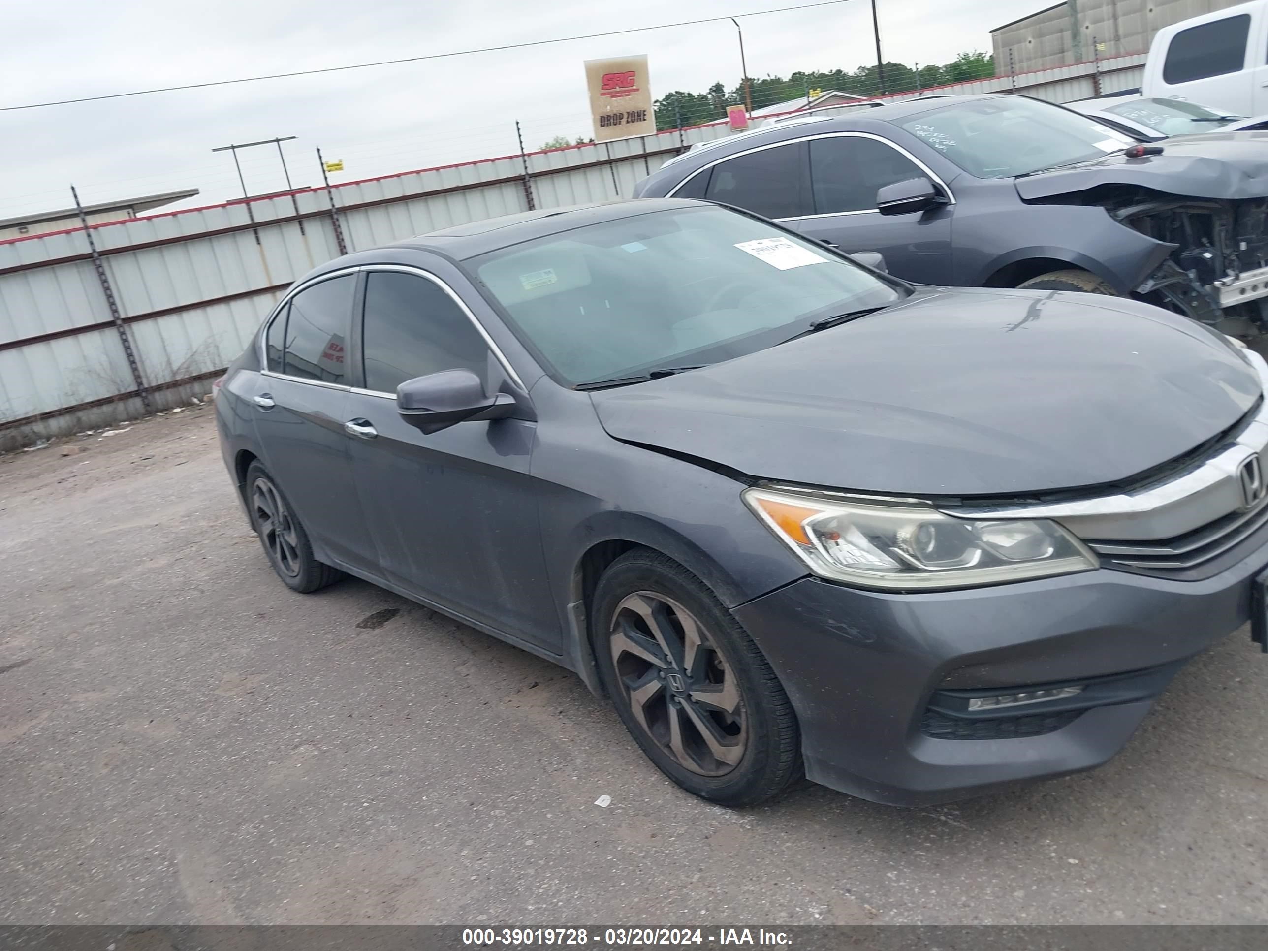 HONDA ACCORD 2017 1hgcr2f73ha157628