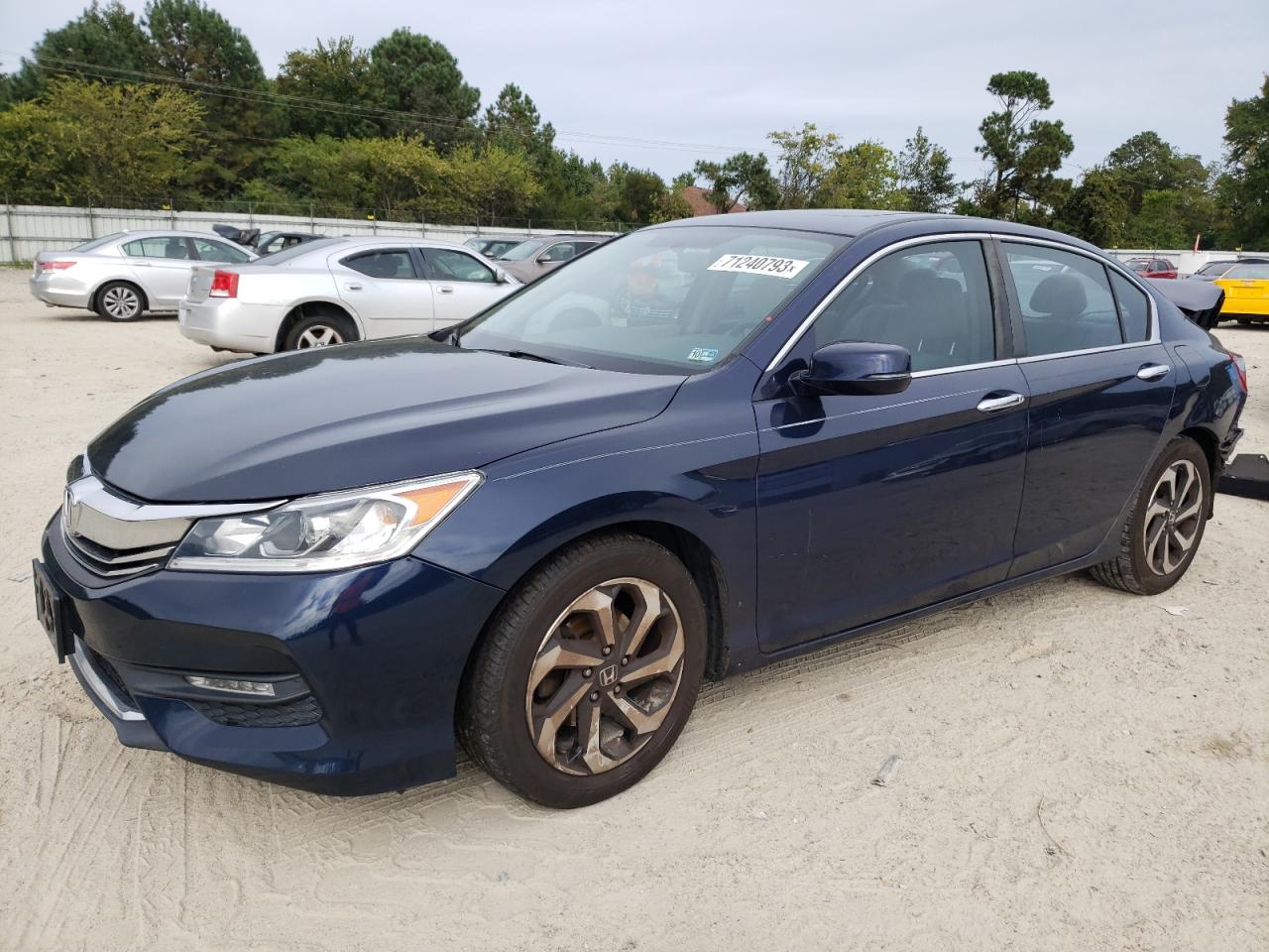 HONDA ACCORD 2017 1hgcr2f73ha186420