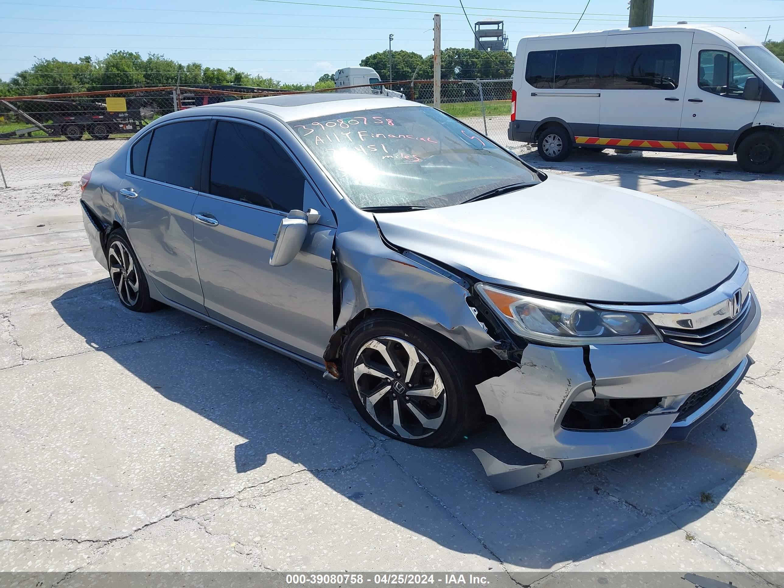 HONDA ACCORD 2017 1hgcr2f81ha136561