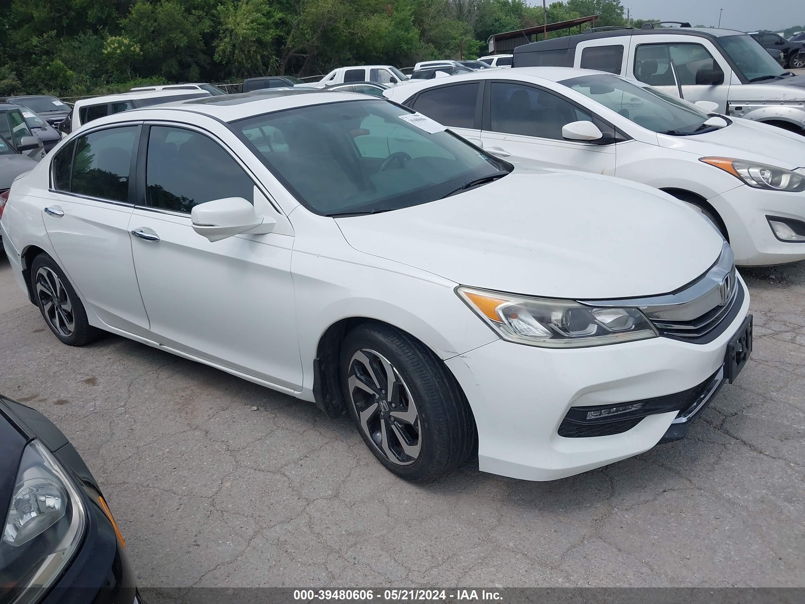 HONDA ACCORD 2016 1hgcr2f82ga140519