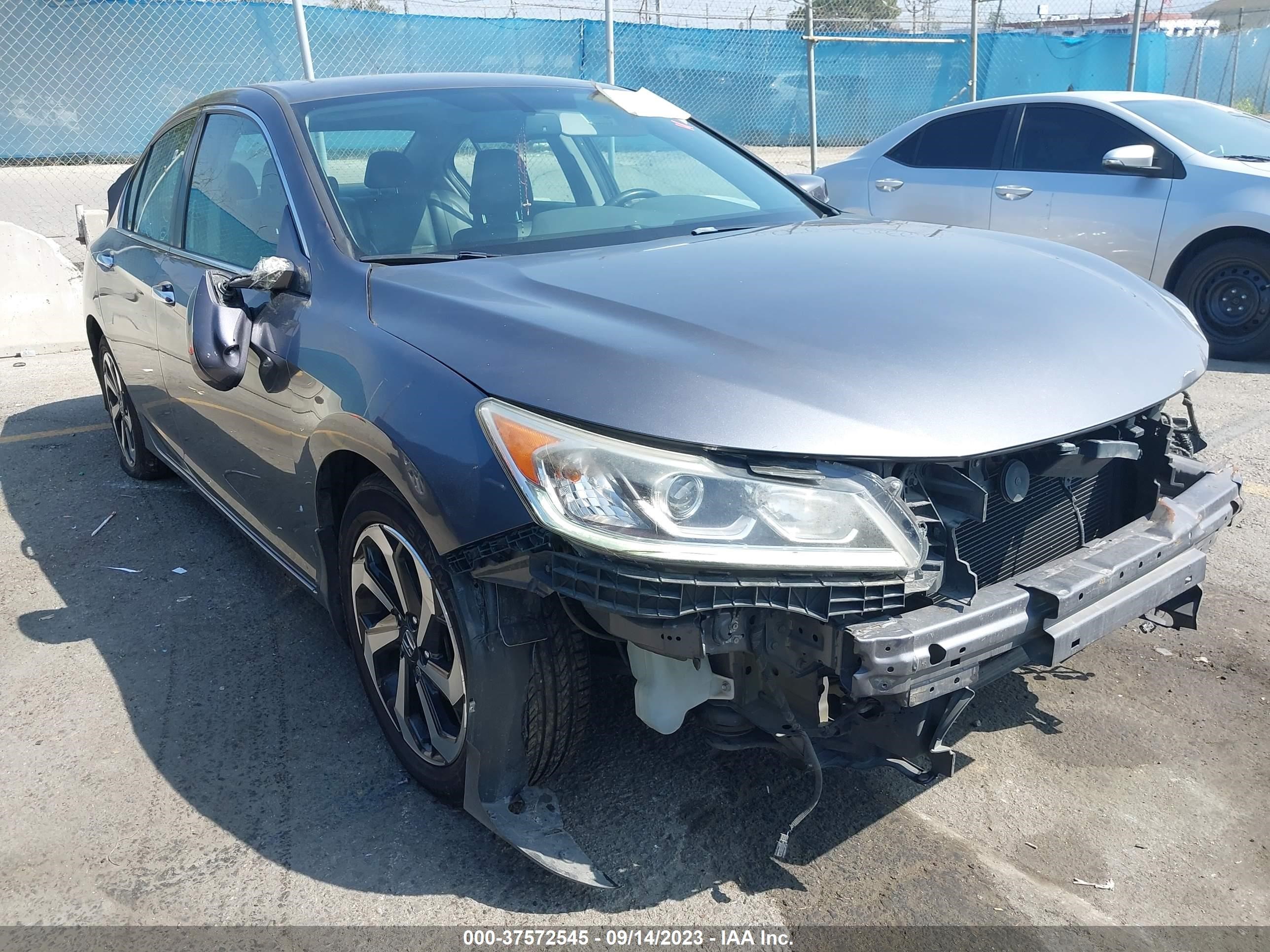 HONDA ACCORD 2017 1hgcr2f82ha103228