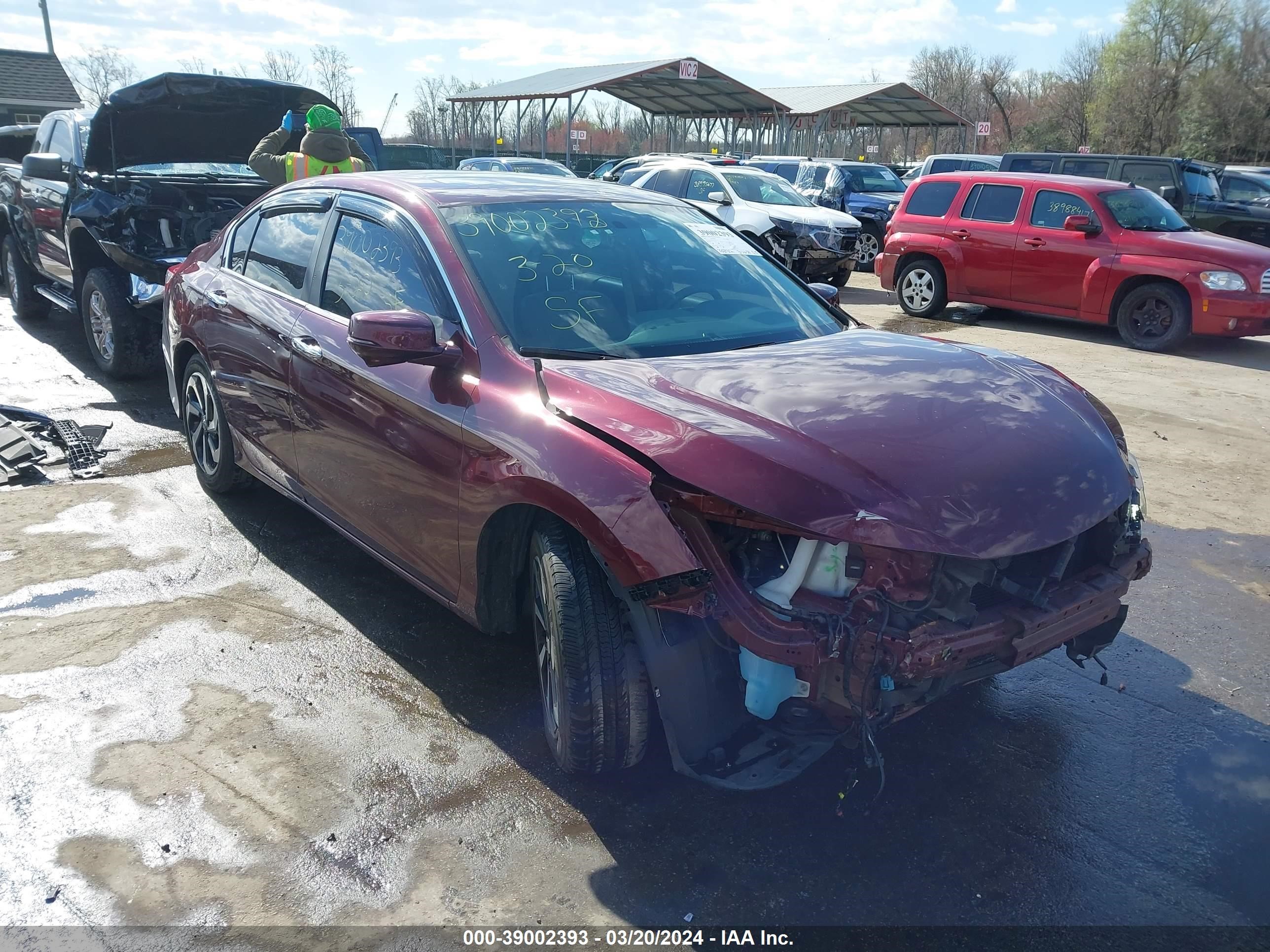 HONDA ACCORD 2017 1hgcr2f82ha105612