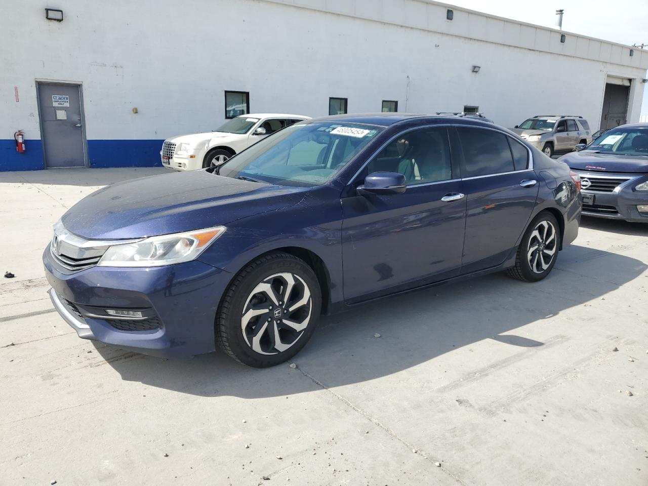 HONDA ACCORD 2017 1hgcr2f86ha101675