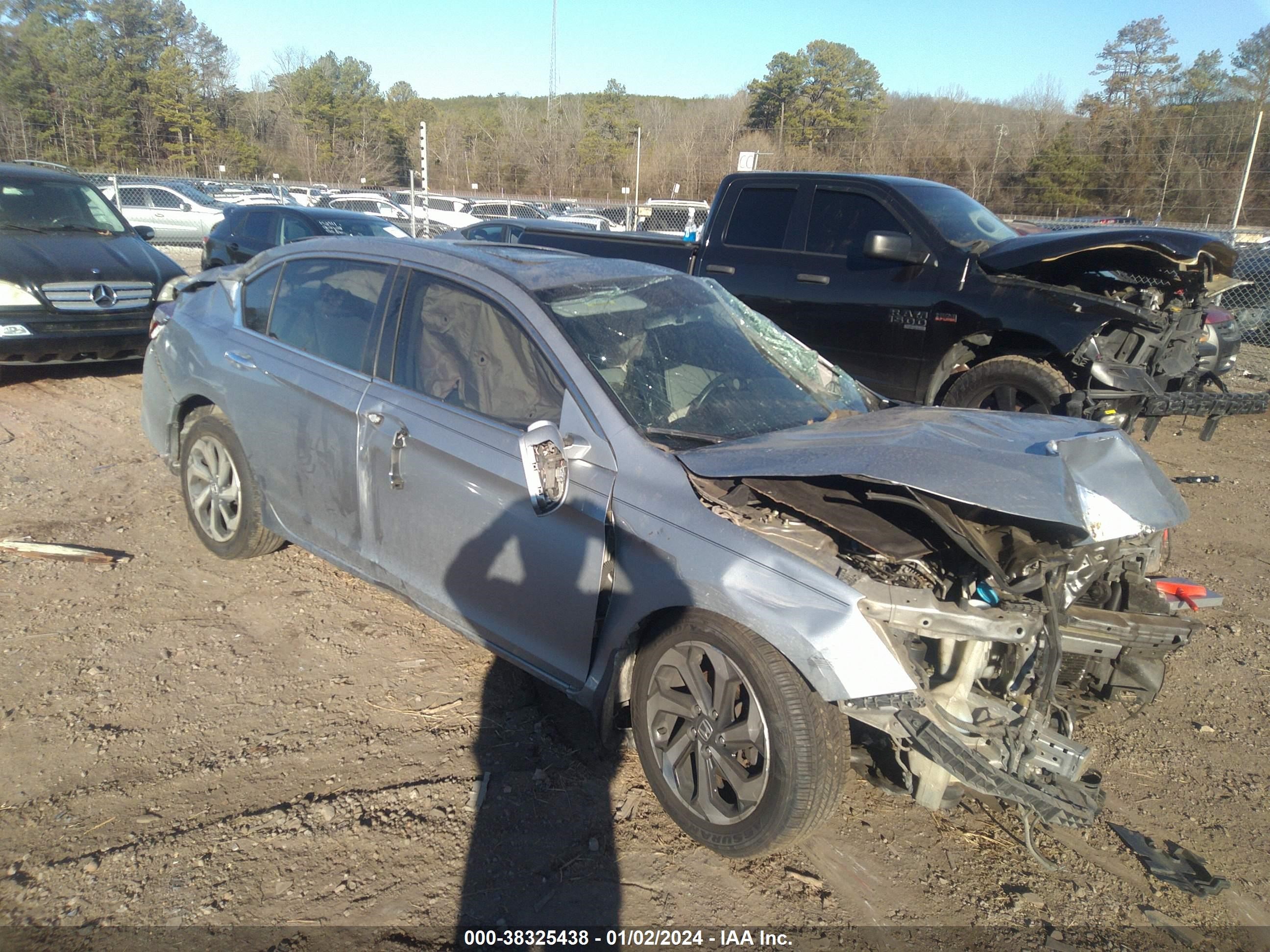 HONDA ACCORD 2017 1hgcr2f86ha137494