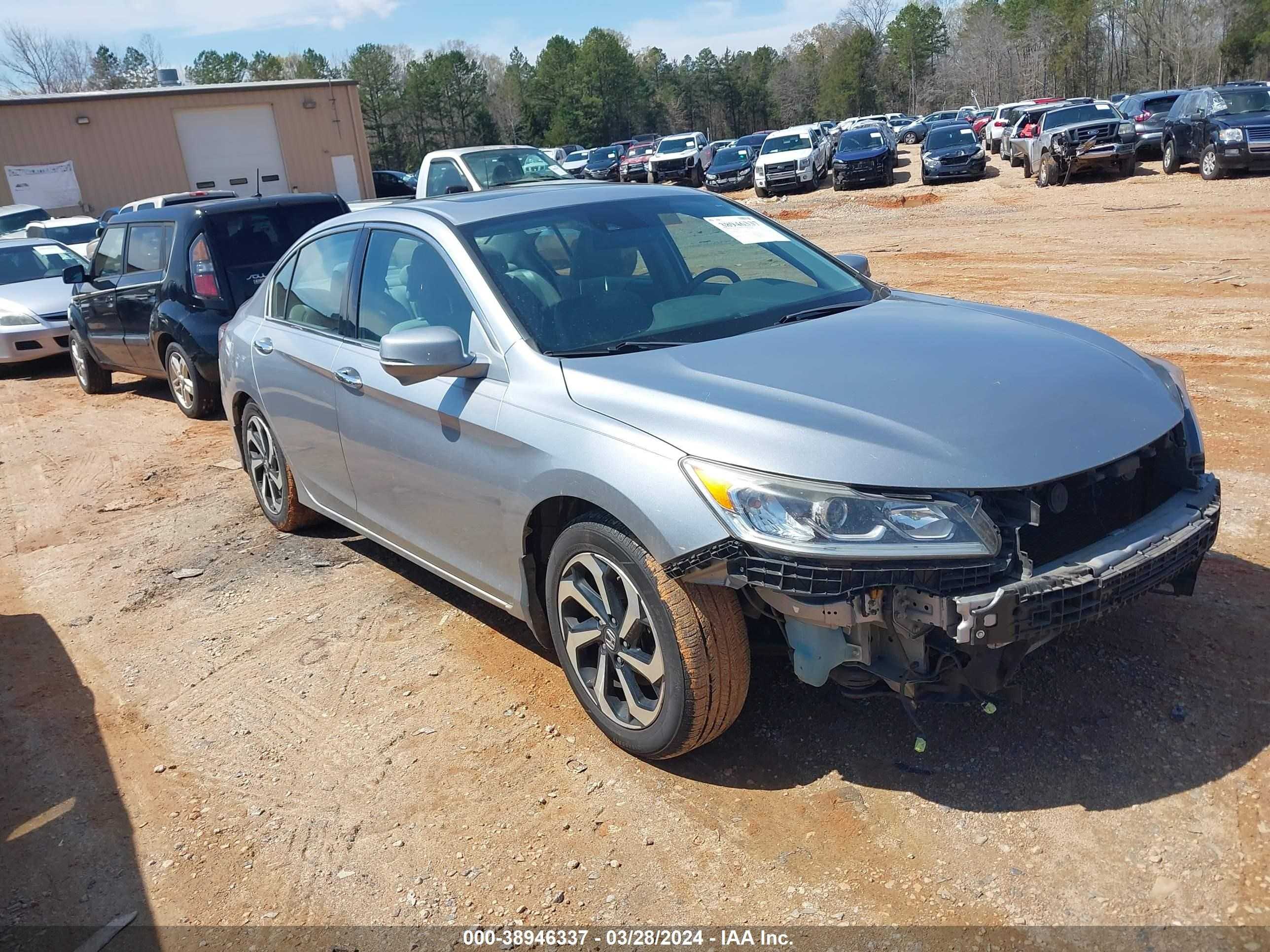 HONDA ACCORD 2016 1hgcr3f00ga017172