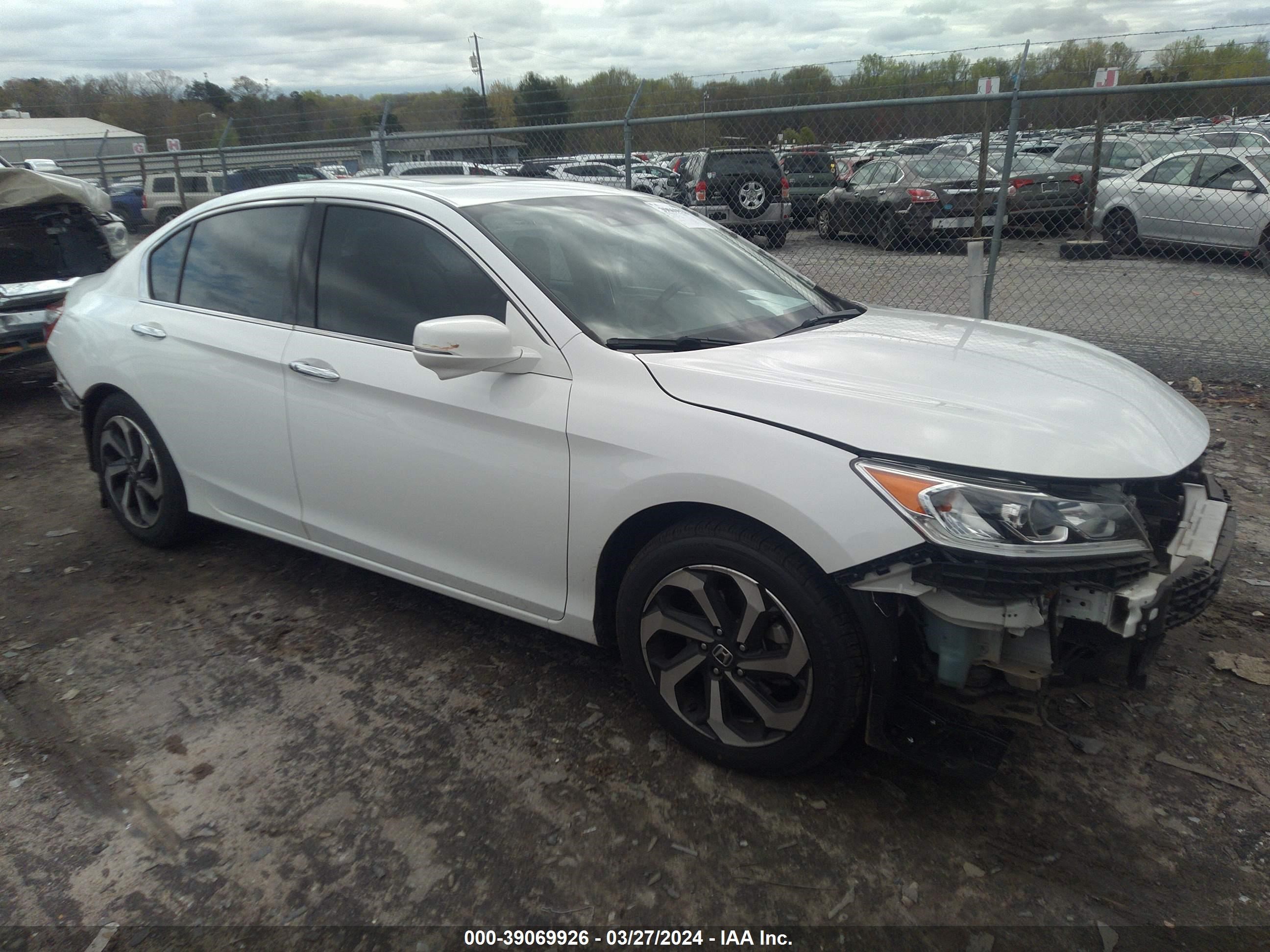 HONDA ACCORD 2016 1hgcr3f03ga026416