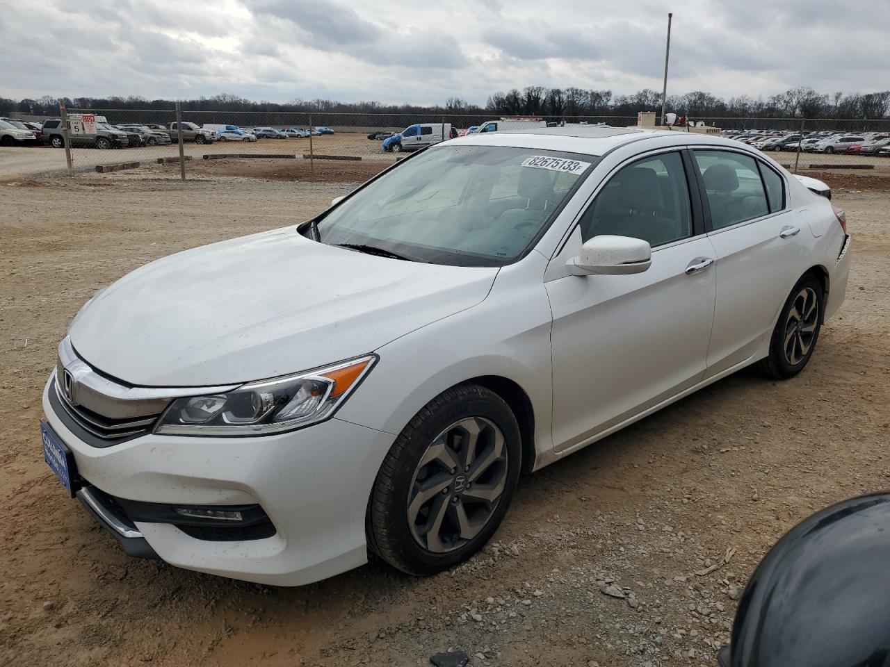 HONDA ACCORD 2016 1hgcr3f82ga024775