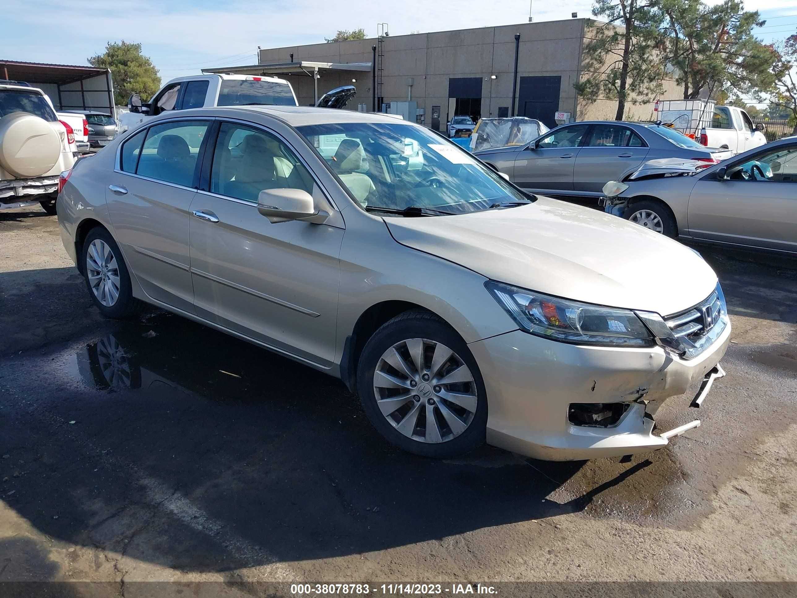 HONDA ACCORD 2013 1hgcr3f86da037718